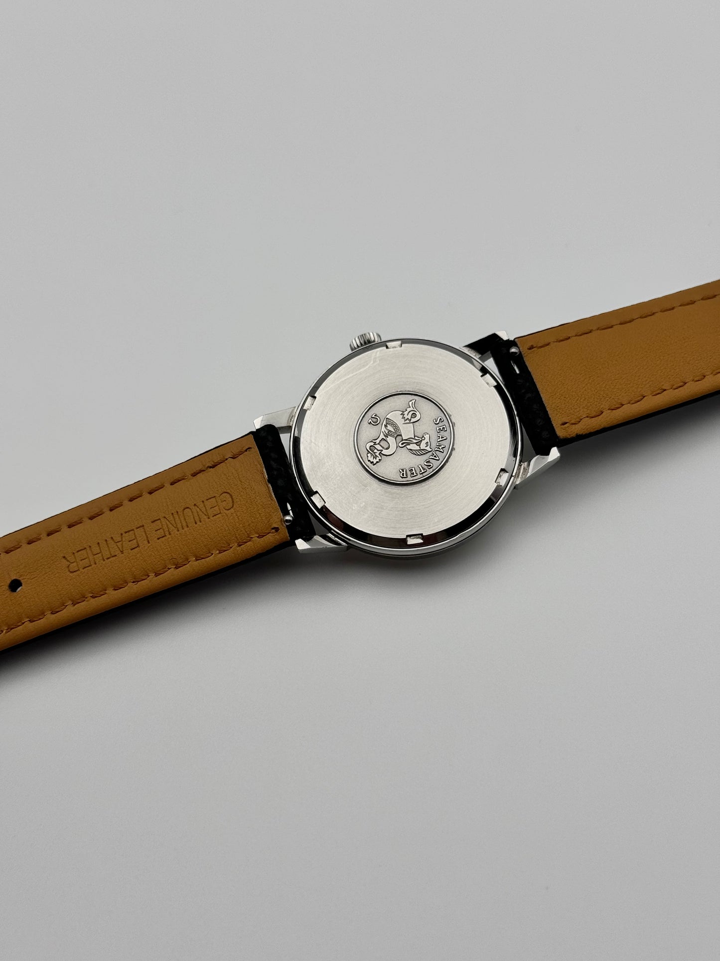 Omega Seamaster Geneve Date Manual Wind 136.011