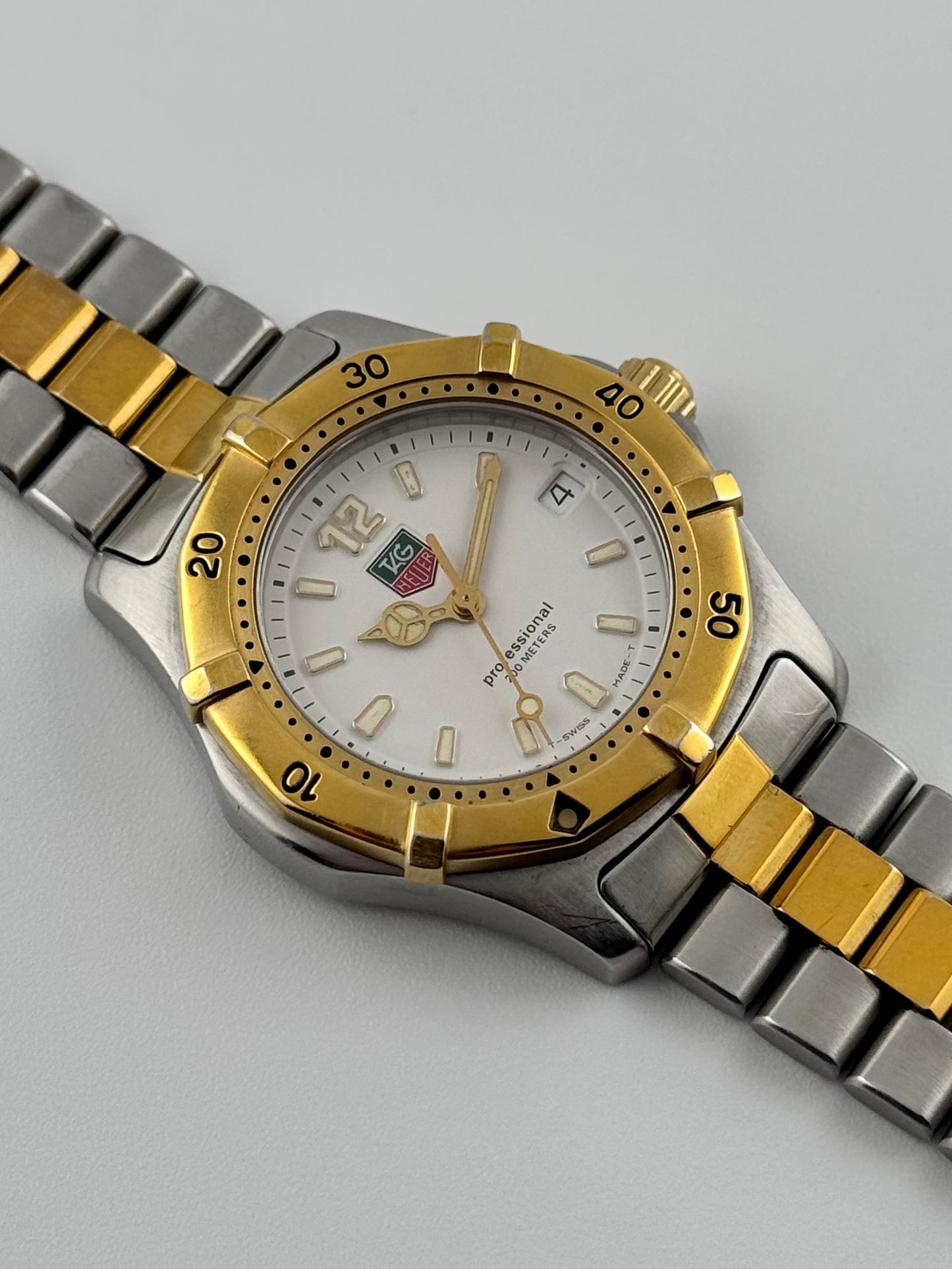 Tag Heuer Professional 200 Quartz Date - WK1220