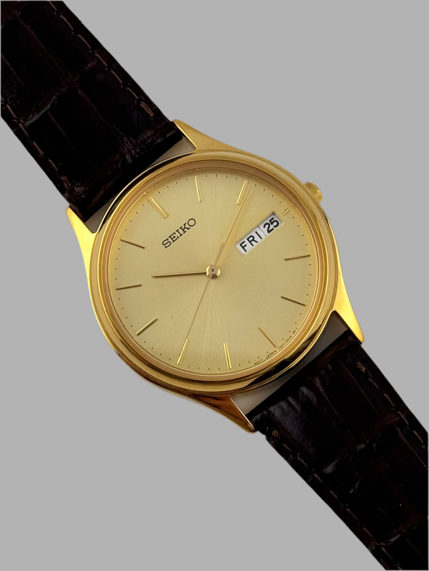 Seiko Quartz Day-Date 7N43-8A90 - Sunburst Dial