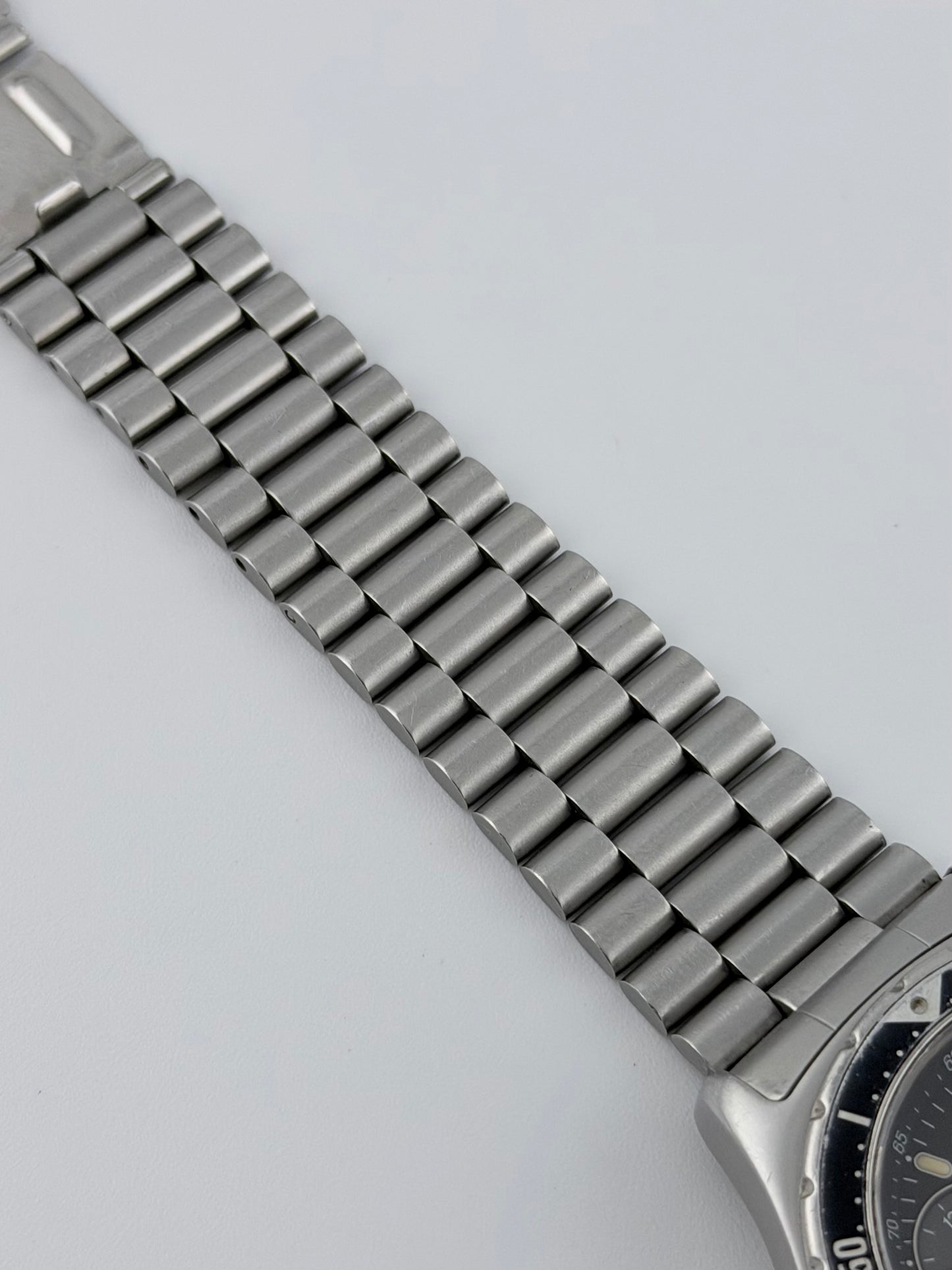 Tag Heuer 2000 Professional 1/10 Chronograph 200m - CE1112