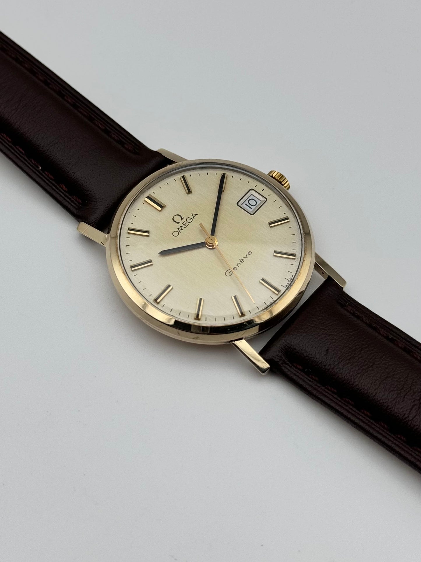 Omega Geneve Manual Wind 9ct Gold - 132.5017 - Original Box and Papers