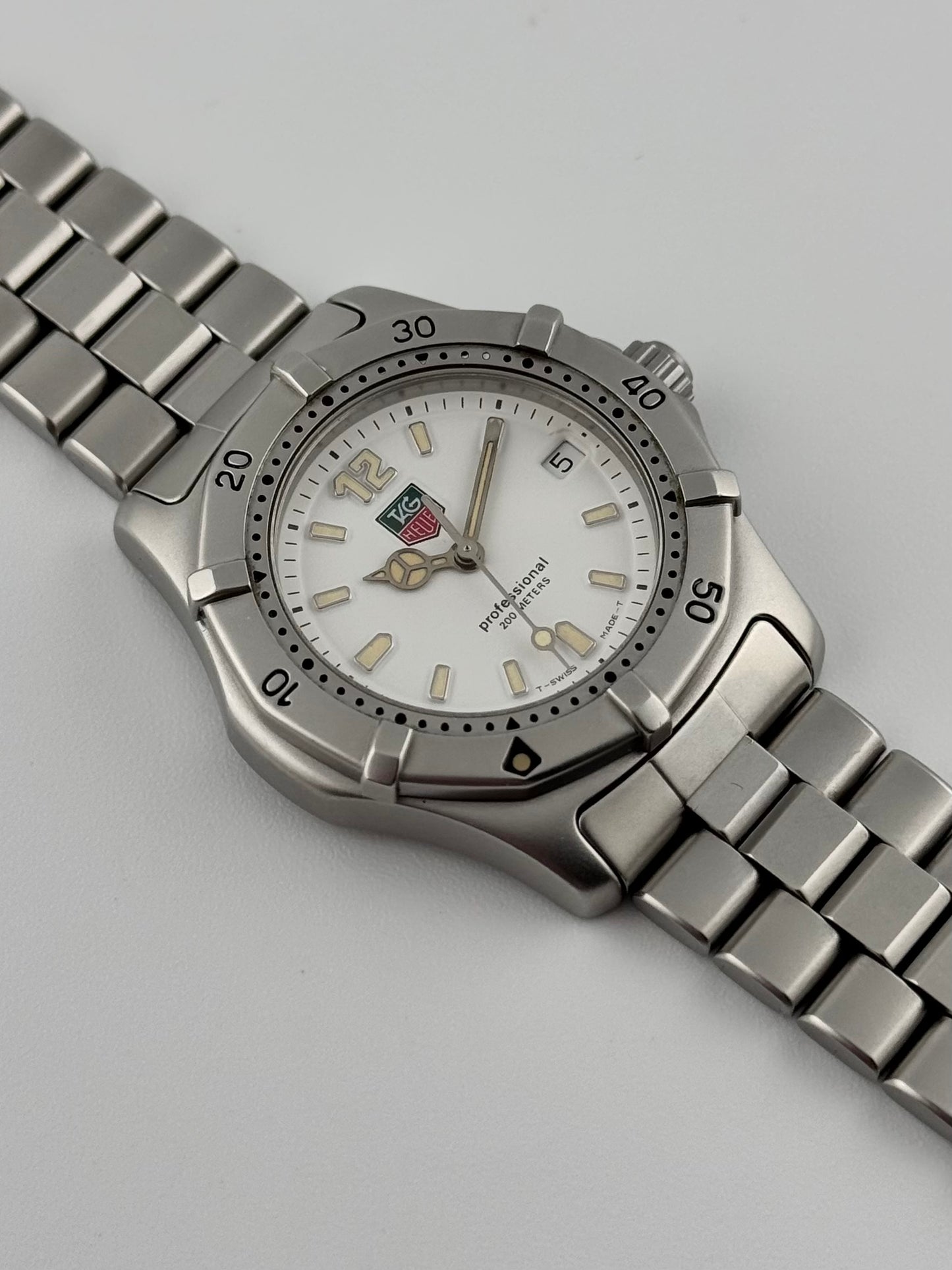 Tag Heuer Professional 200 Quartz Date - WK1211