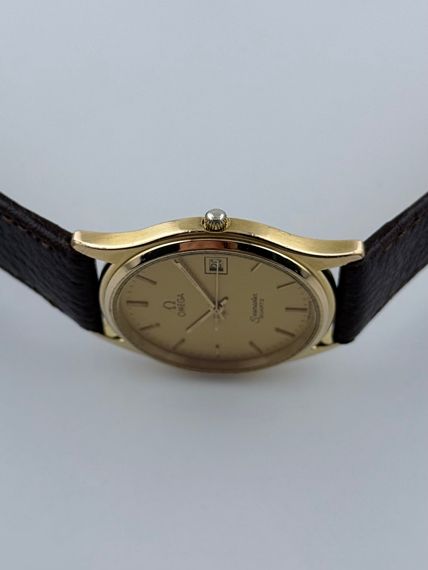 Omega Seamaster Quartz Date 196.0251 - Hobnail Dial