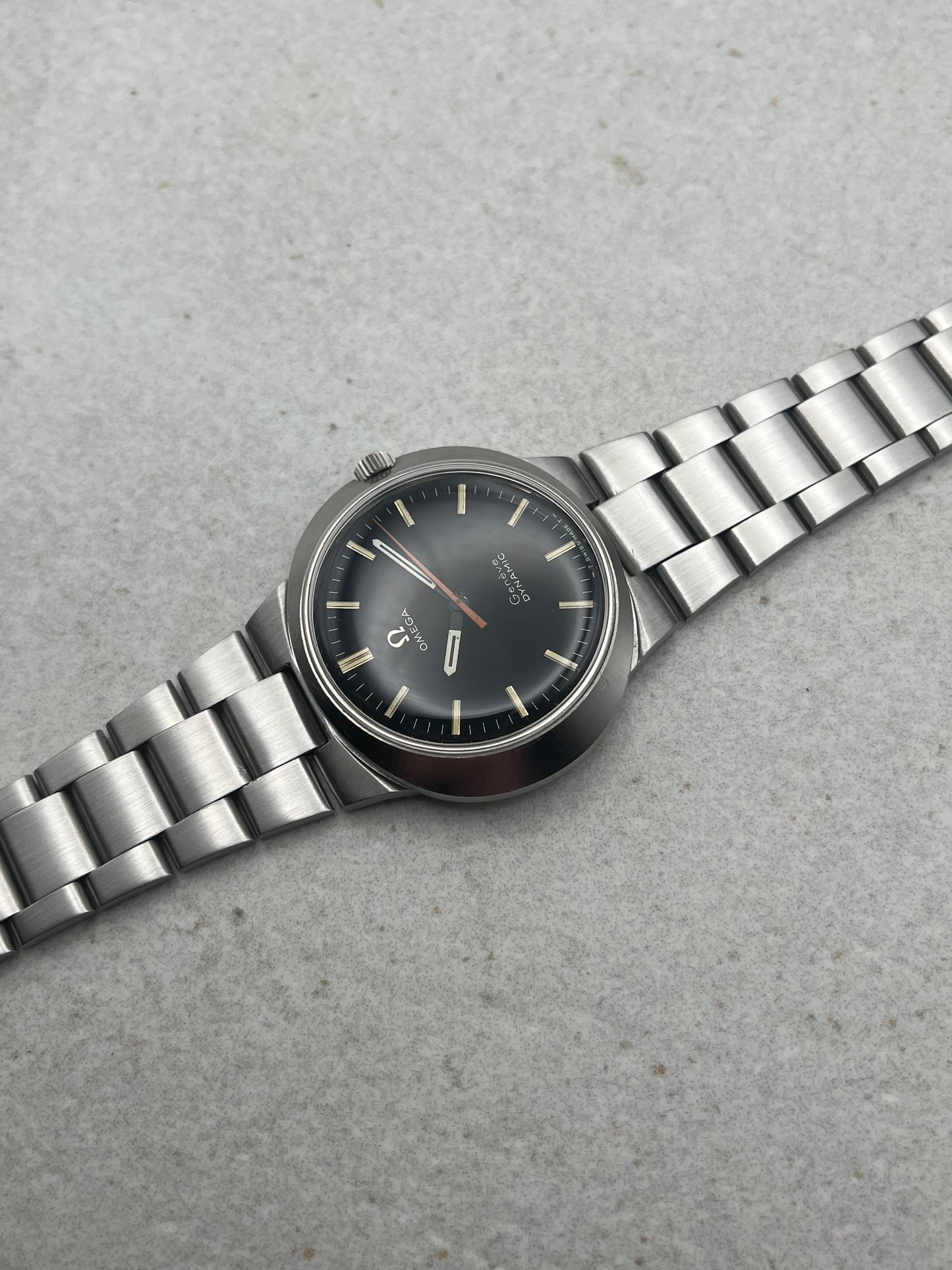 Omega Geneve Dynamic Manual Wind 135.033