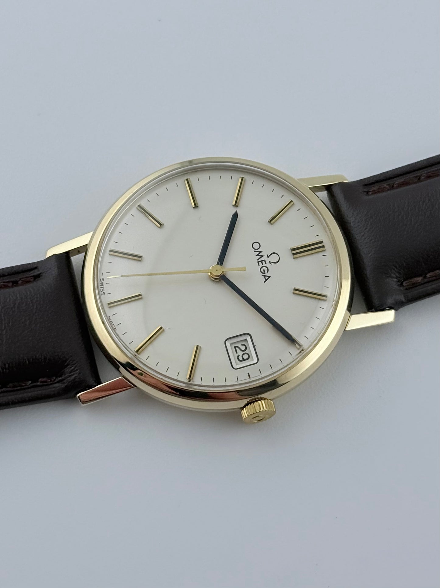 Omega Geneve Manual Wind 9ct Gold - 132.5017 - Original Box and Papers