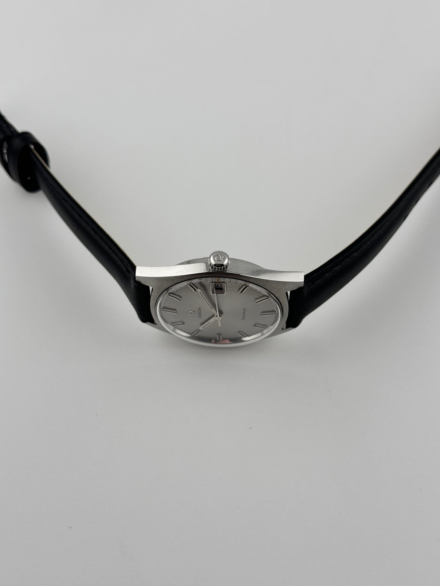 Omega Geneve Date Manual Wind 136.041