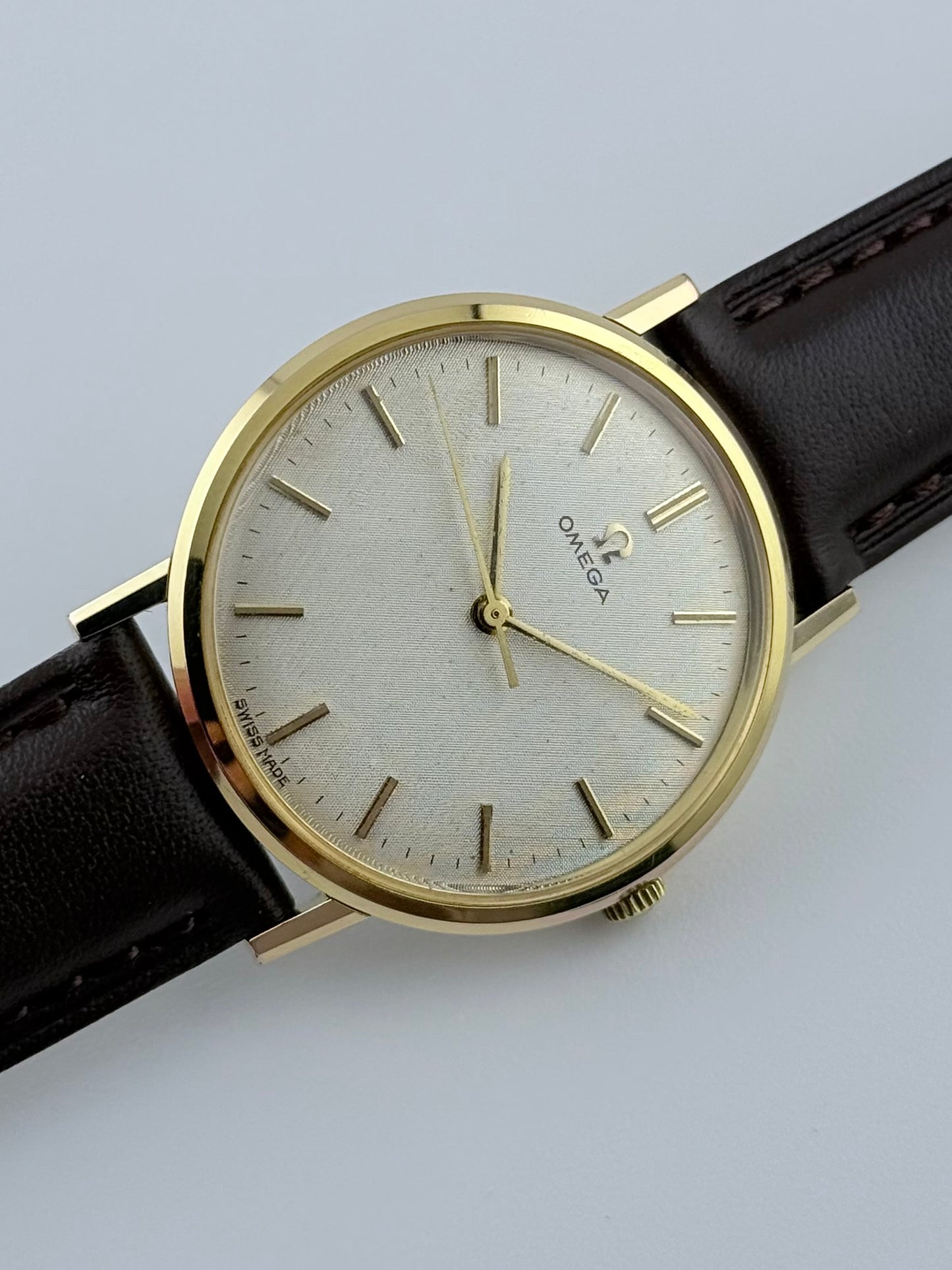 Omega Geneve Manual Wind 131.019 - Linen Dial