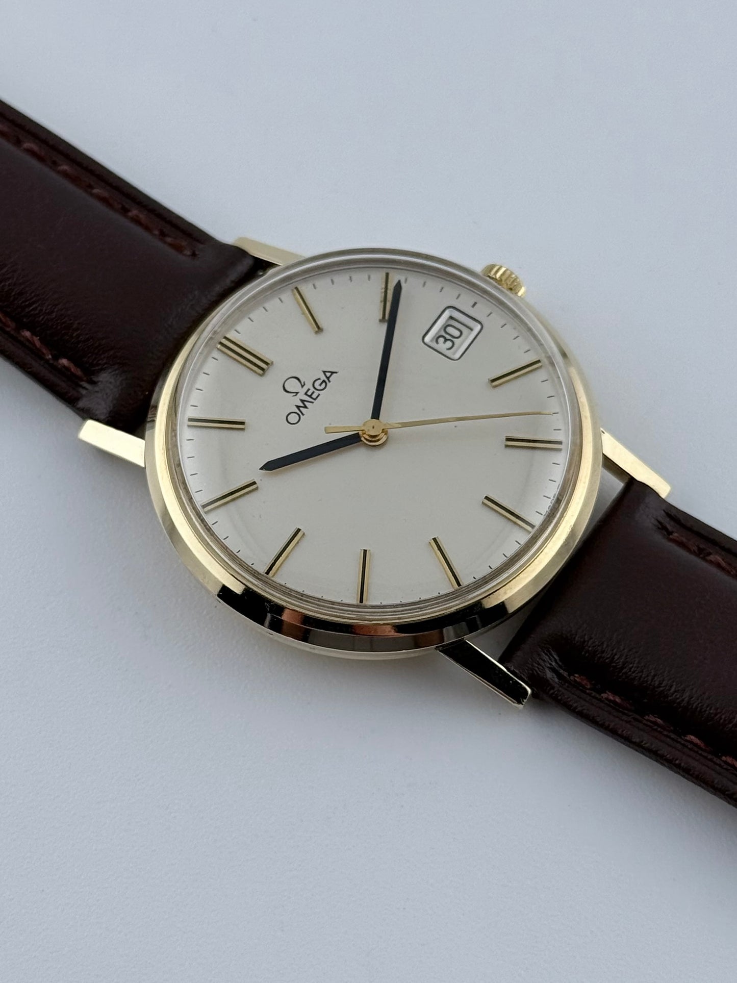 Omega Geneve Manual Wind 9ct Gold - 132.5017