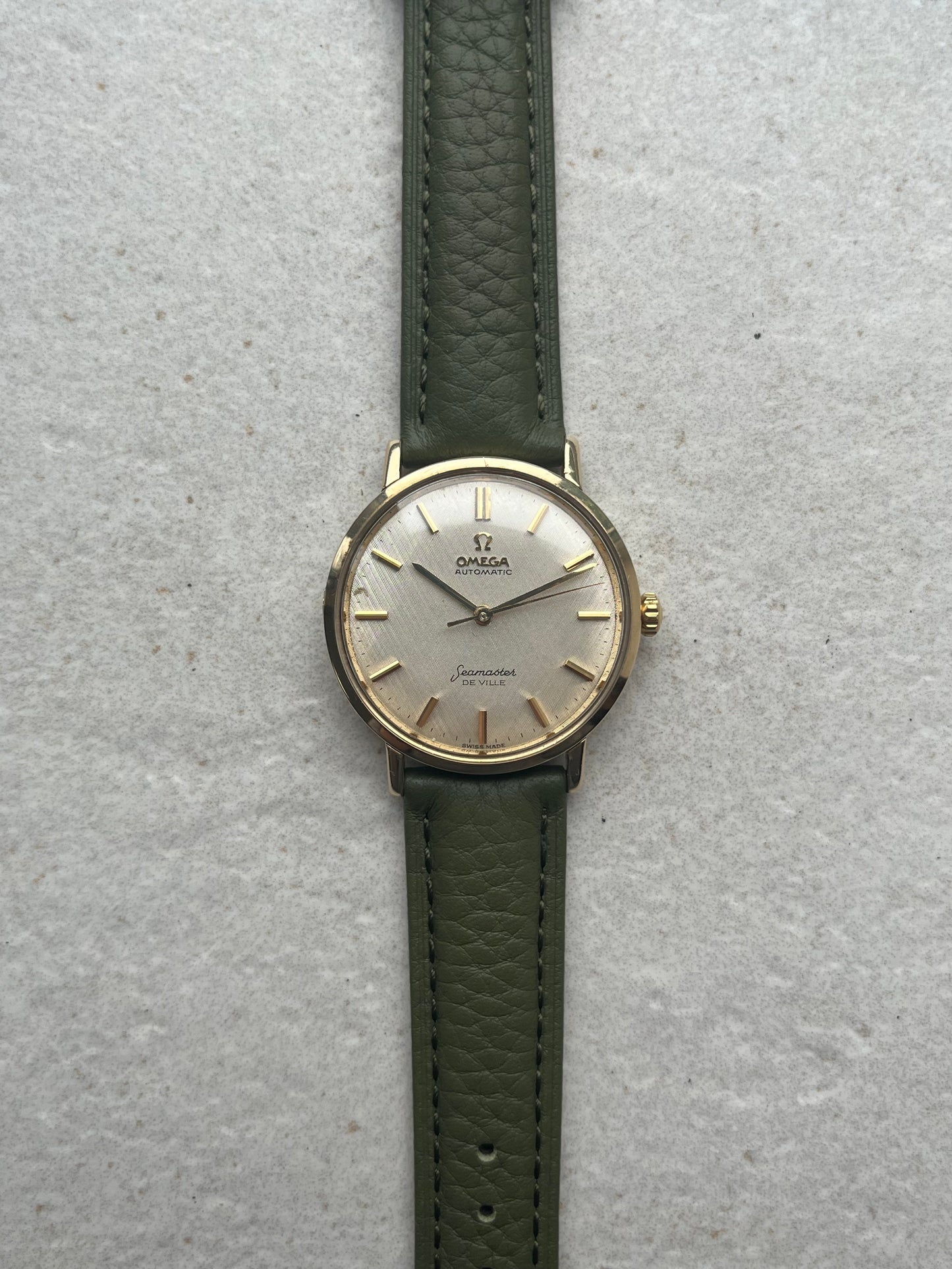 Omega Seamaster DeVille 9ct Solid Gold Linen Dial