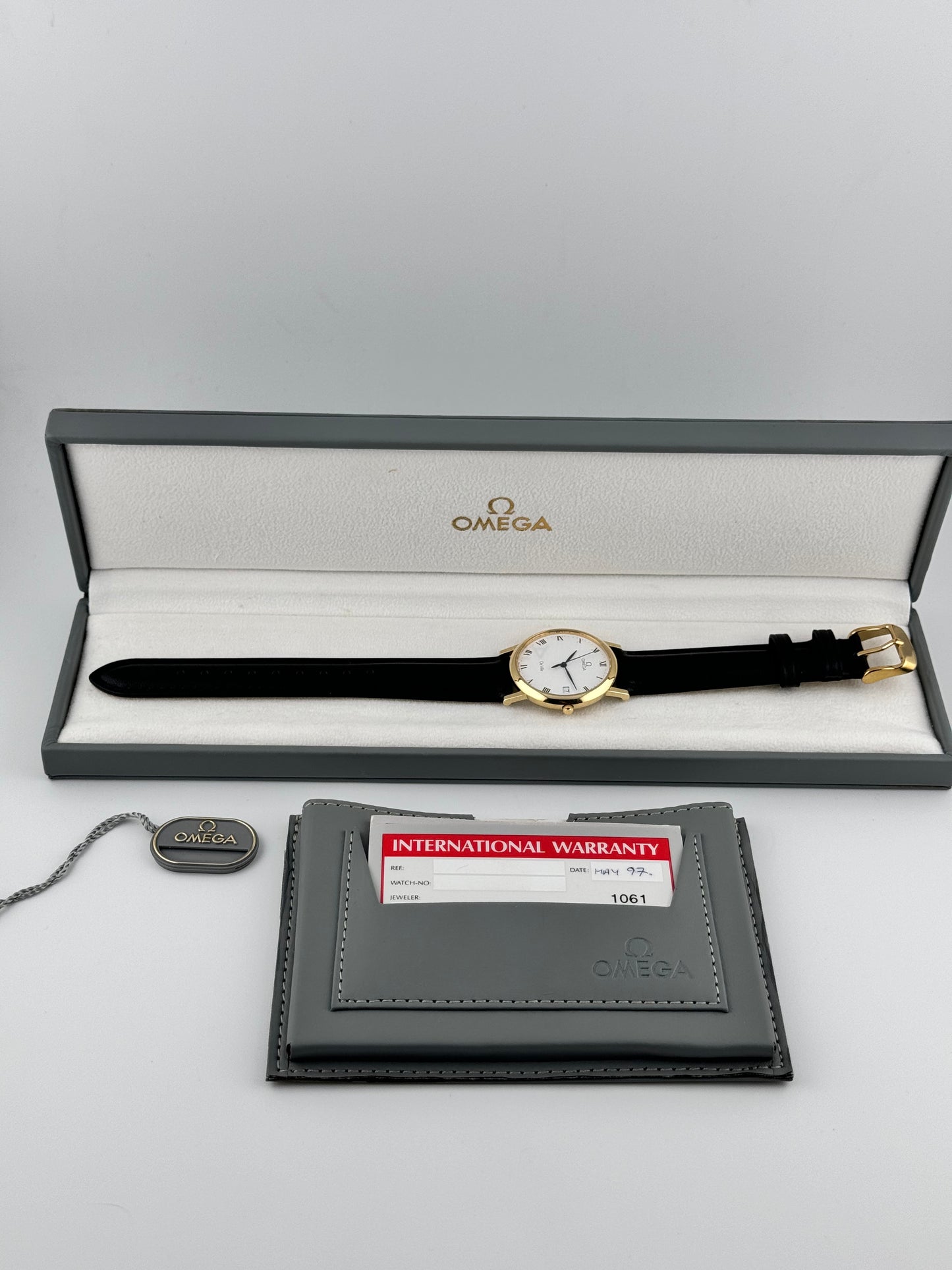 Omega Quartz Date 196.2432 18ct Gold - Box and Papers