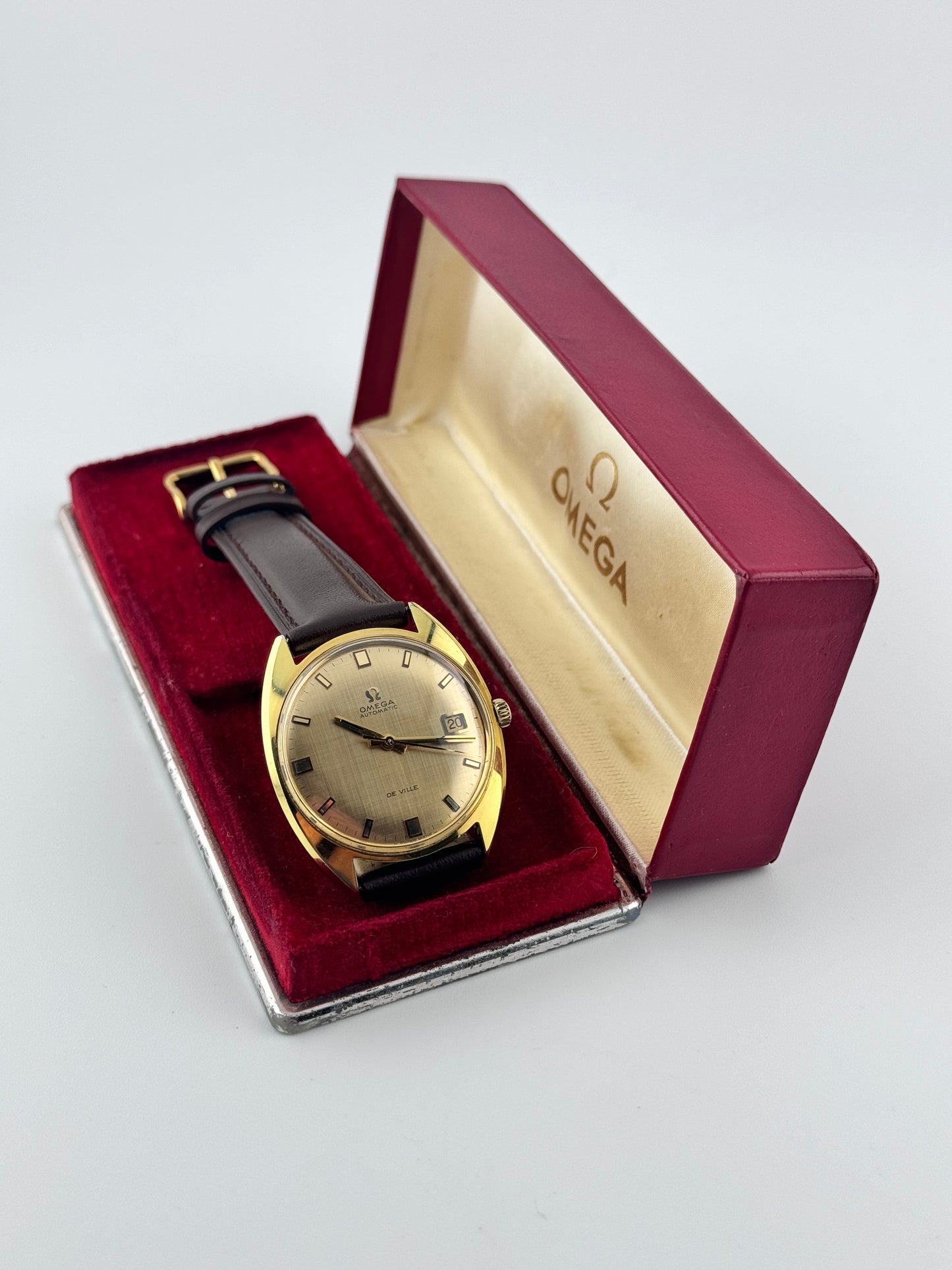 Omega De Ville Automatic 166.029 - Box and Papers!