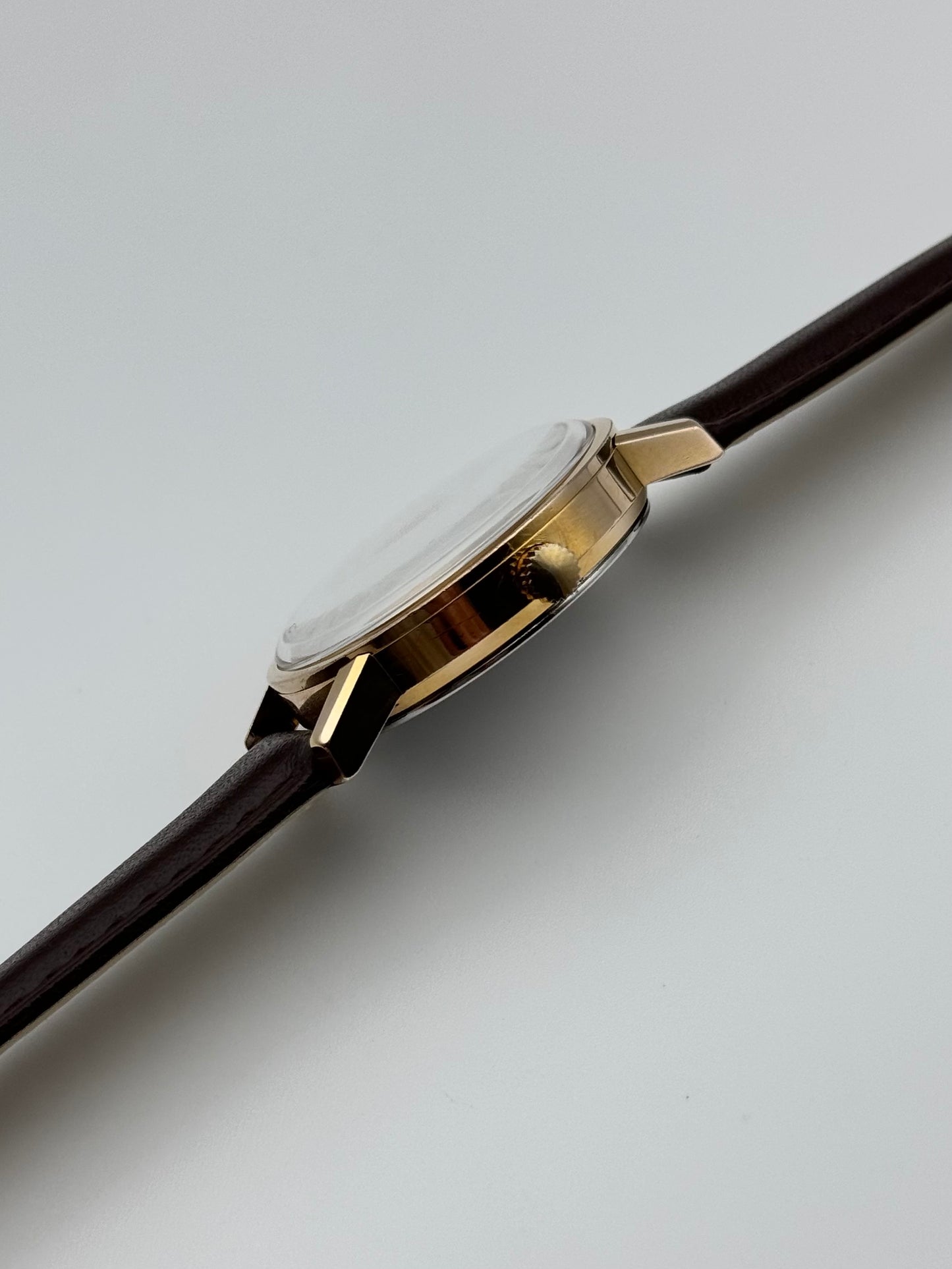 Omega Quartz Date 196.0160