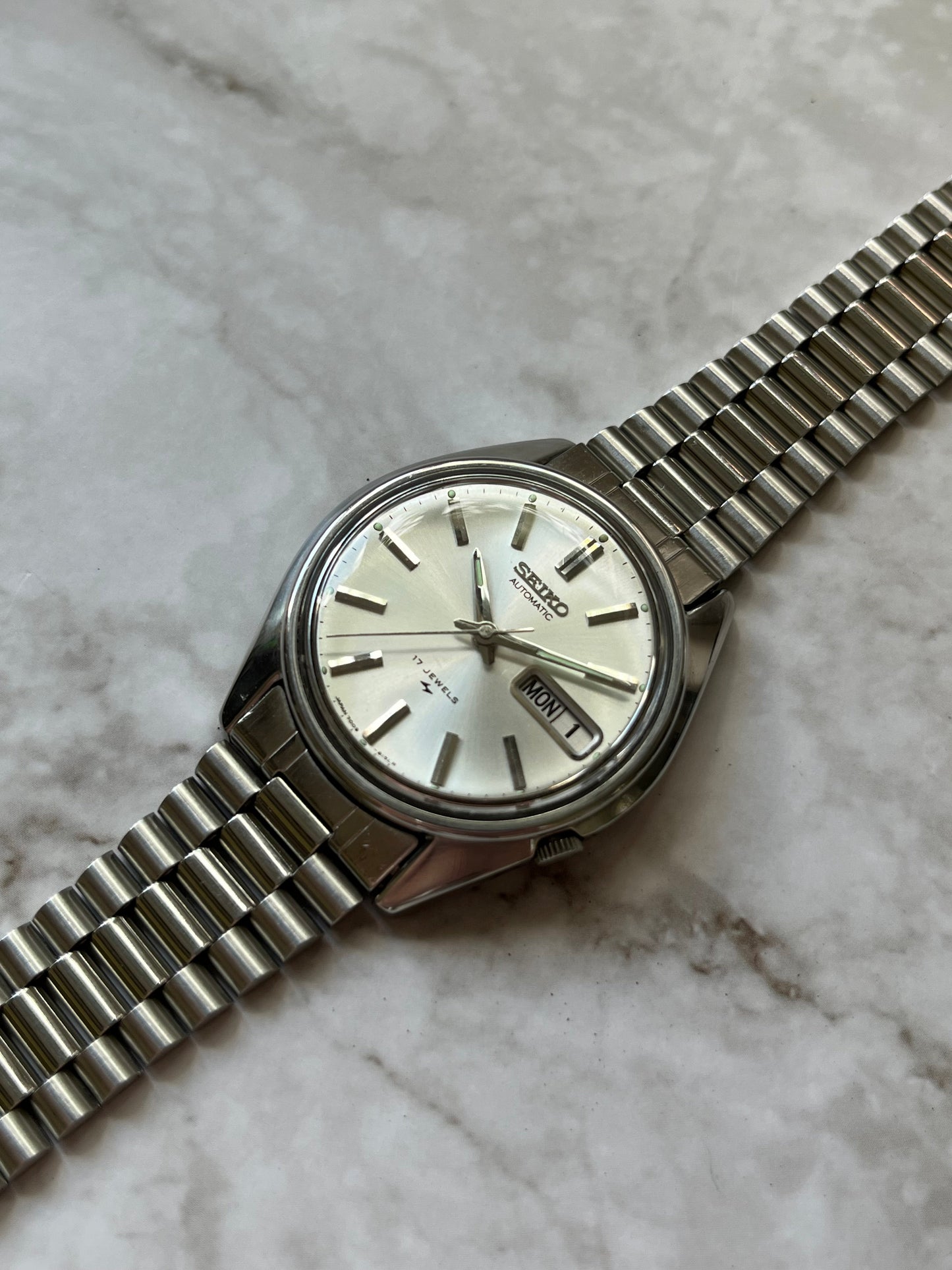 Seiko Automatic 17j 7009-8129