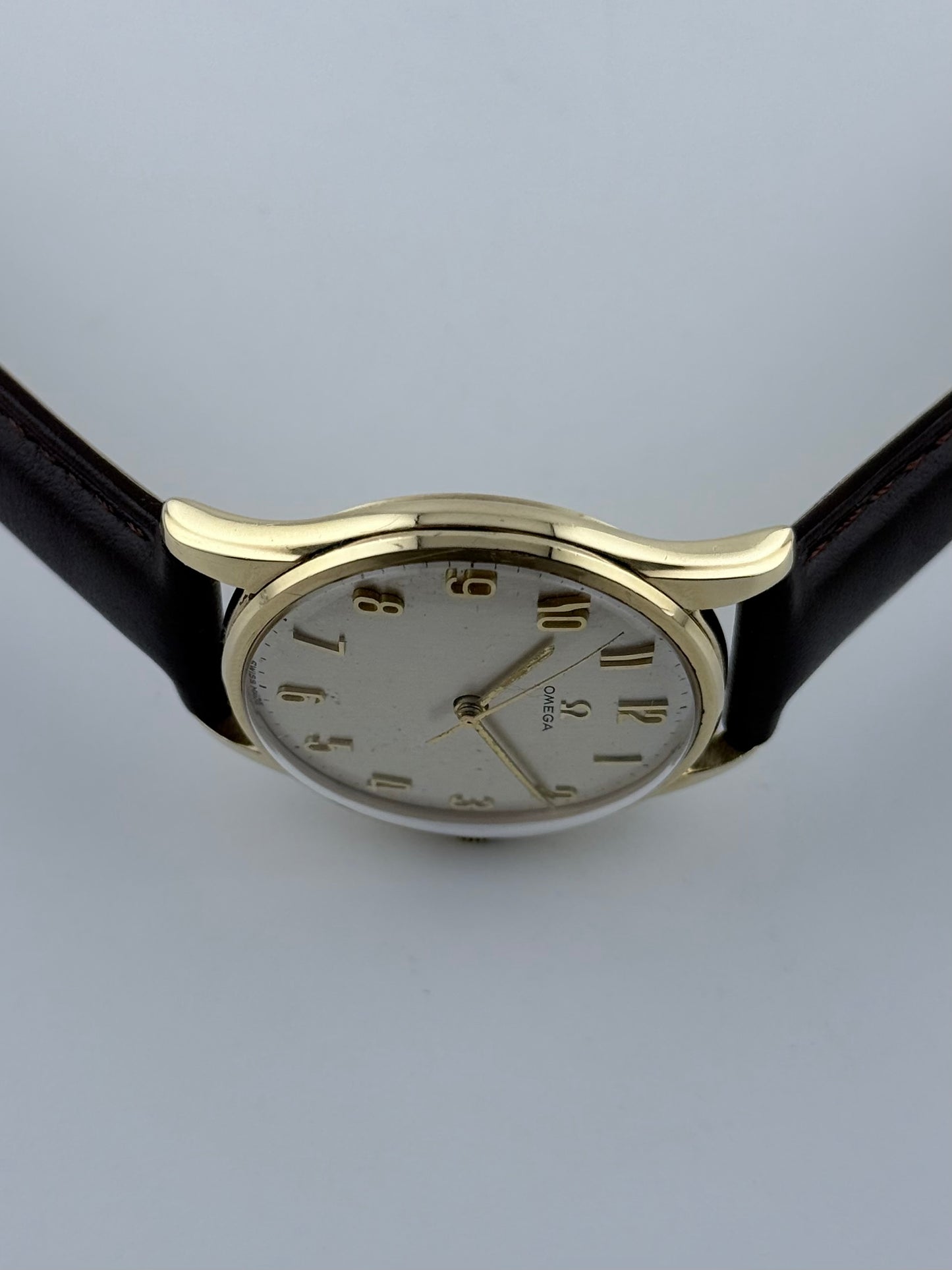 Omega Geneve Manual Wind 9ct Gold - 131.5405 - Box and Papers