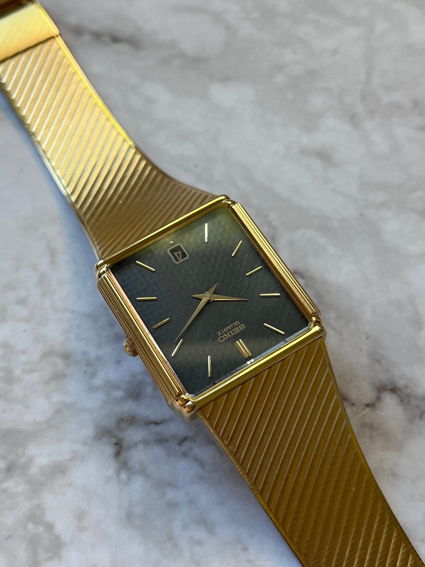 Seiko Tank Quartz Carbon Dial 5P39-5A60