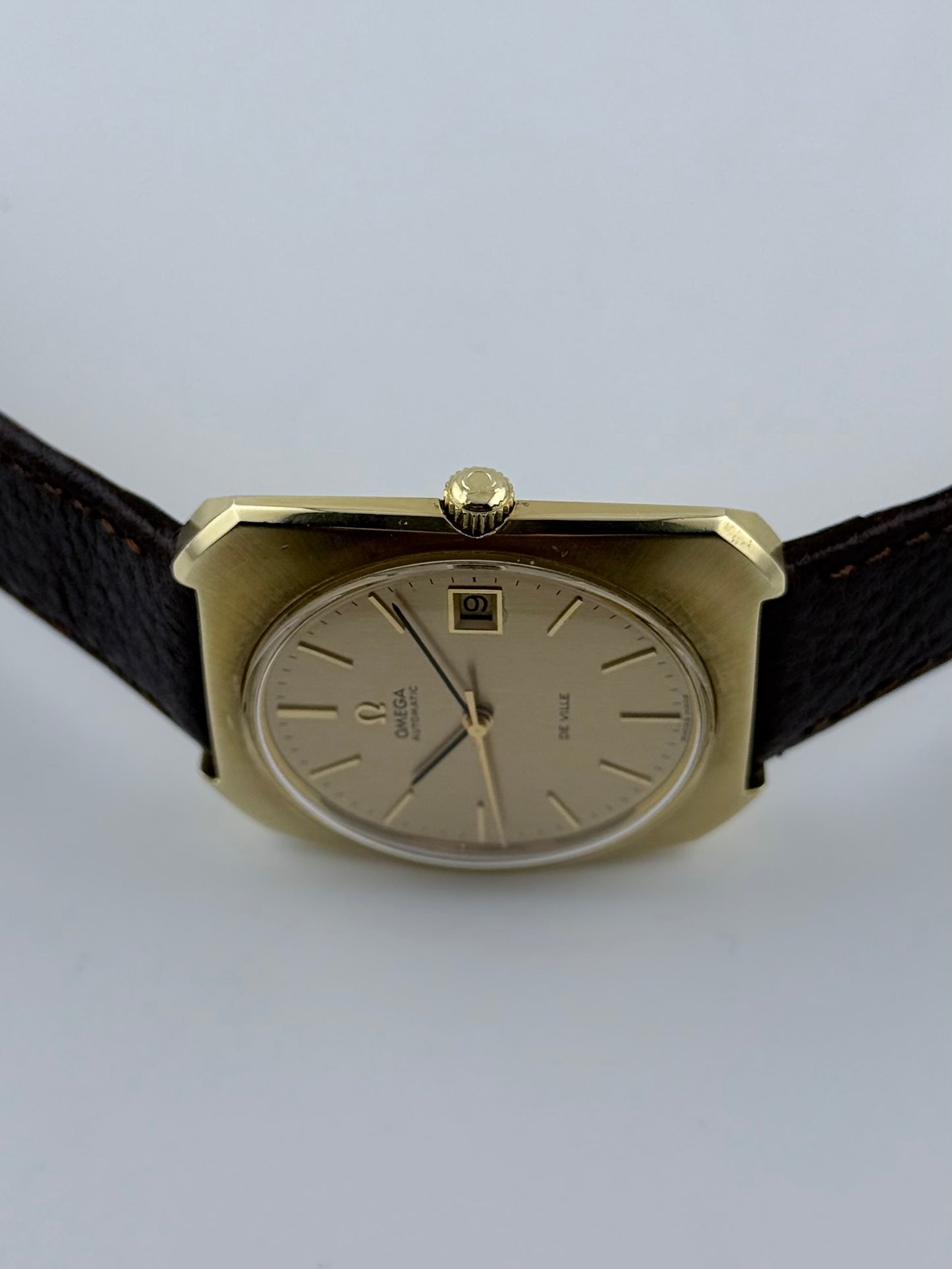 Omega De Ville Automatic Date Rare Jumbo Size - 166.085