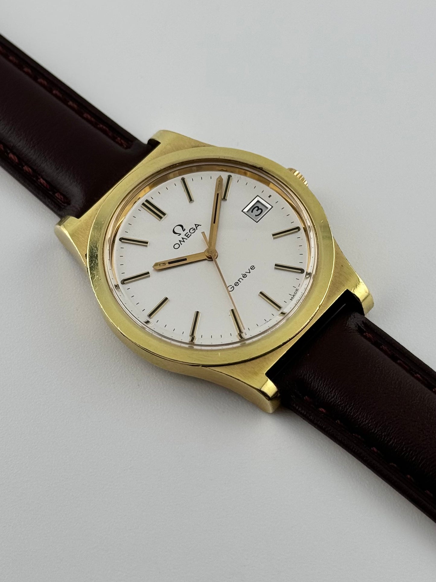 Omega Geneve Date Manual Wind - 136.0102