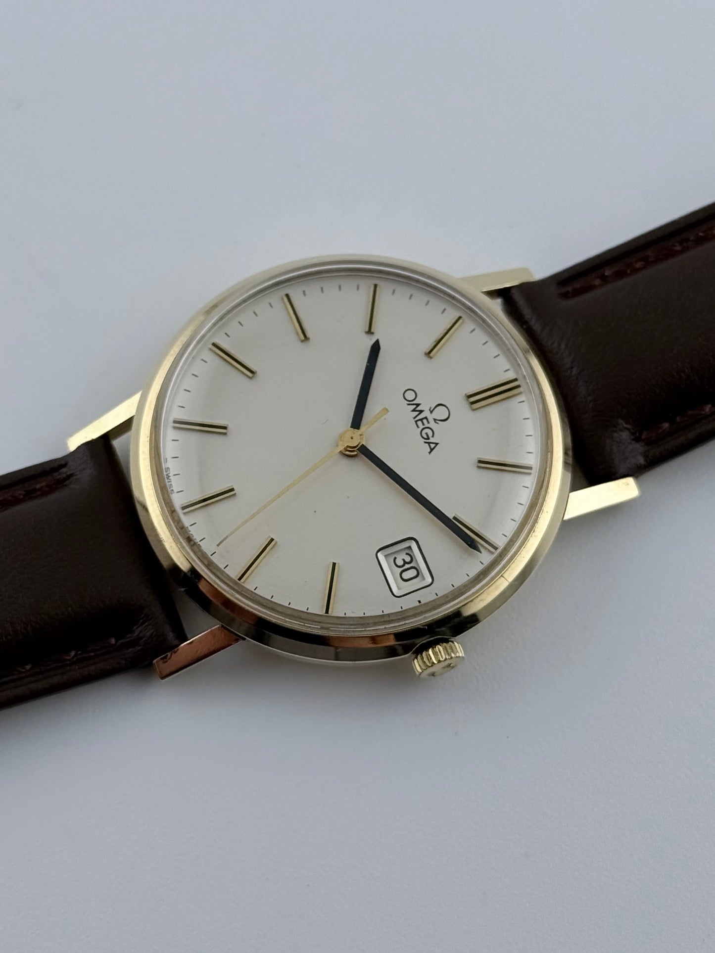 Omega Geneve Manual Wind 9ct Gold - 132.5017