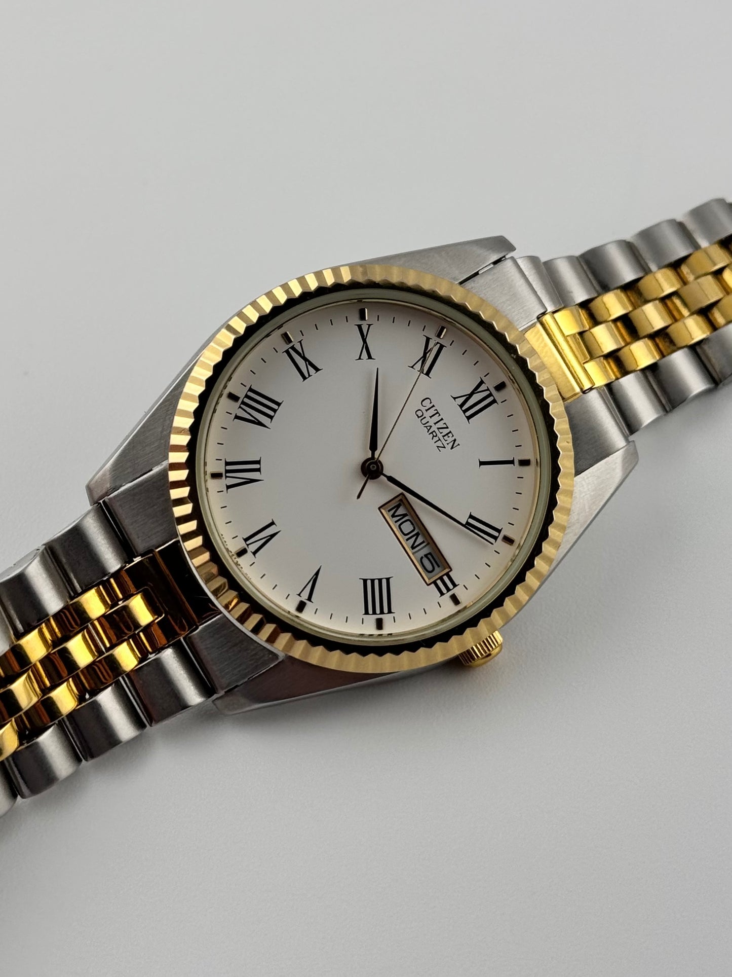 Citizen Quartz Day-Date 6101 - 915216