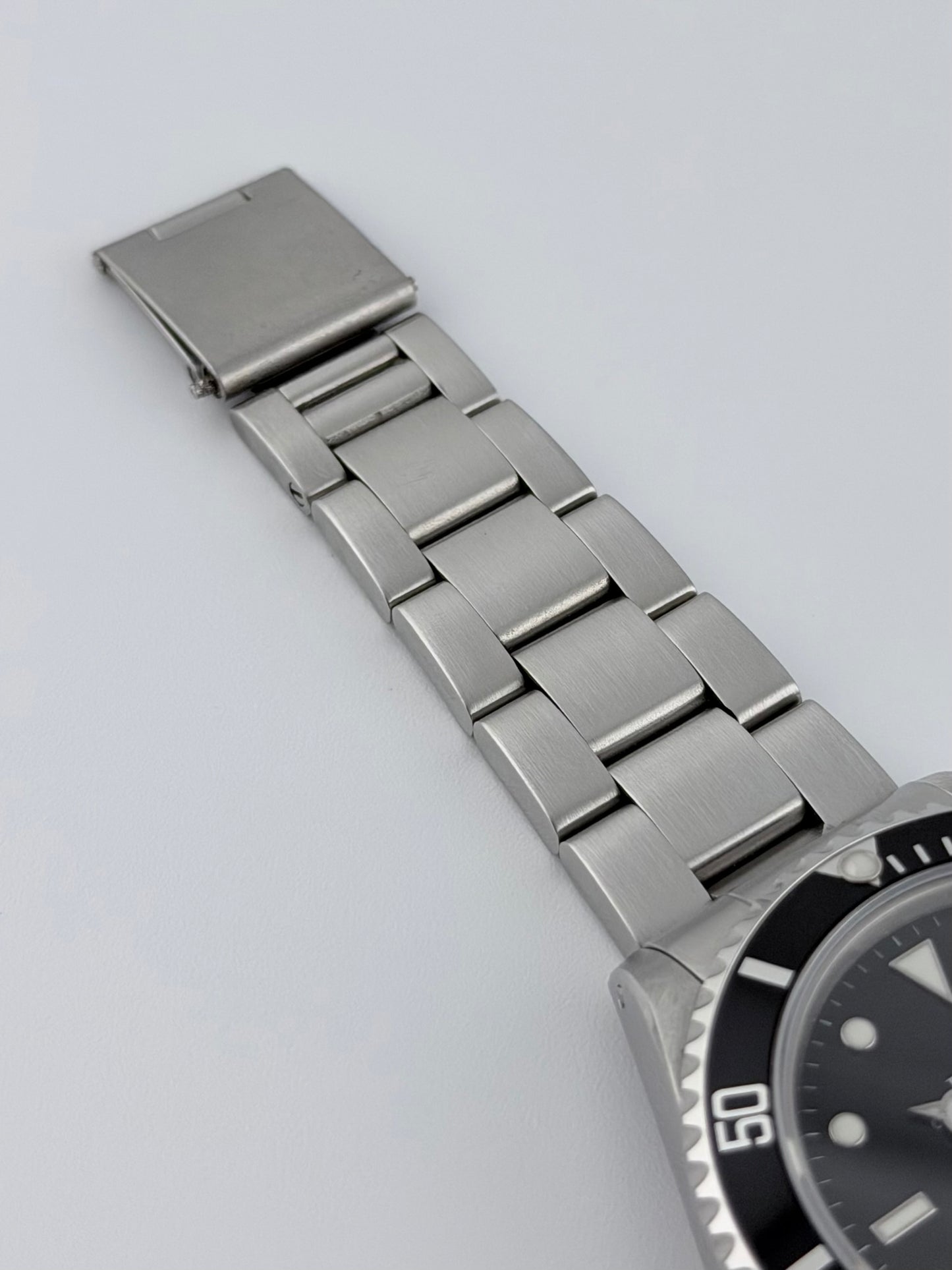 Rolex Oyster Perpetual Submariner Date - 16800 - Original Box and Booklets