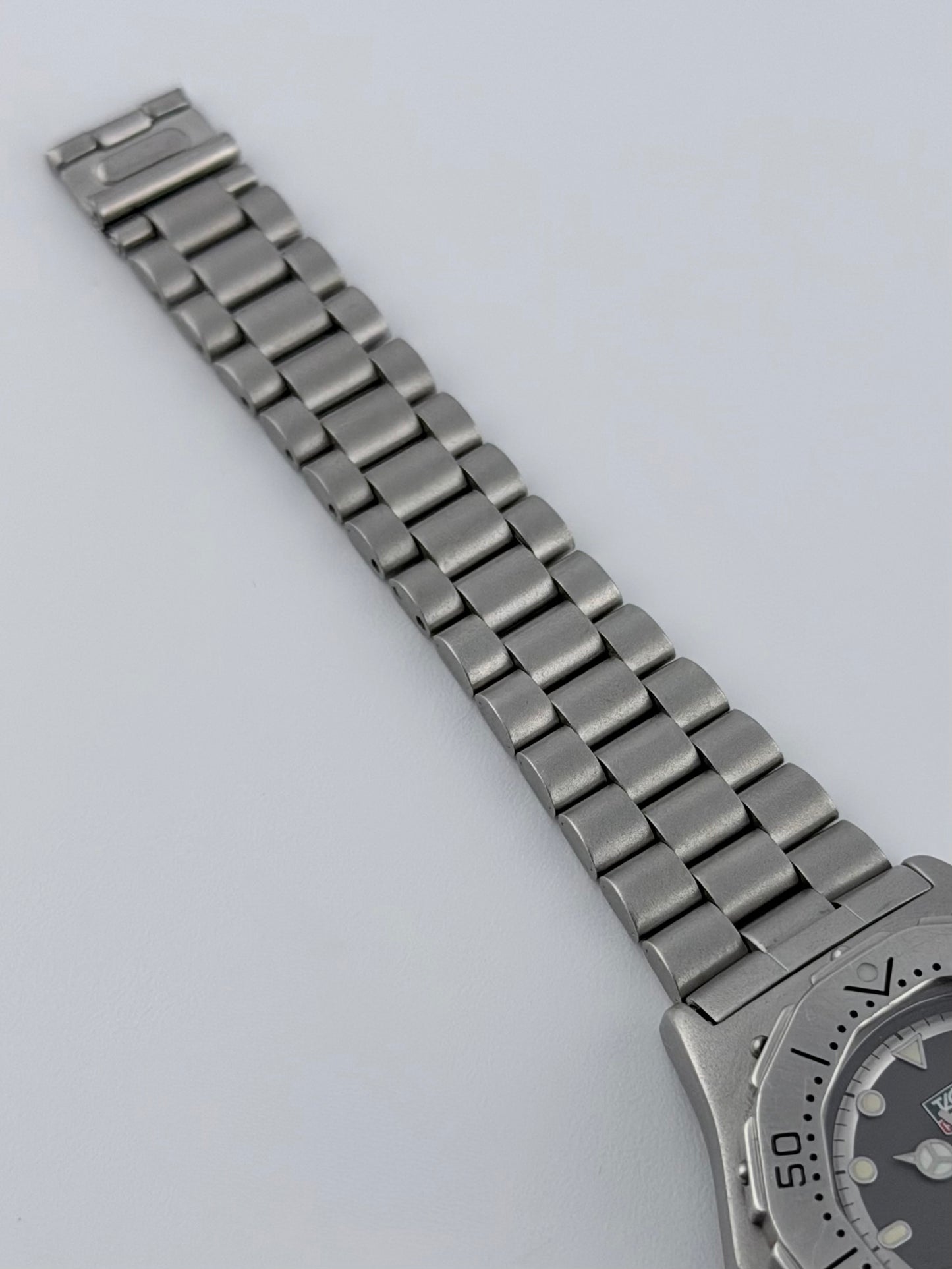 Tag Heuer Professional 200m Quartz Date - 932.215 - Ladies