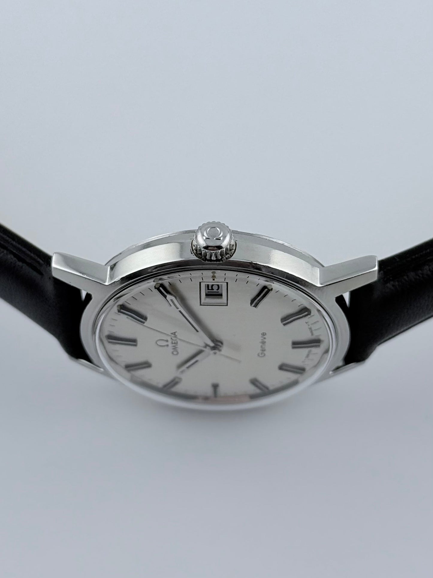 Omega Geneve Date Manual Wind - 136.070