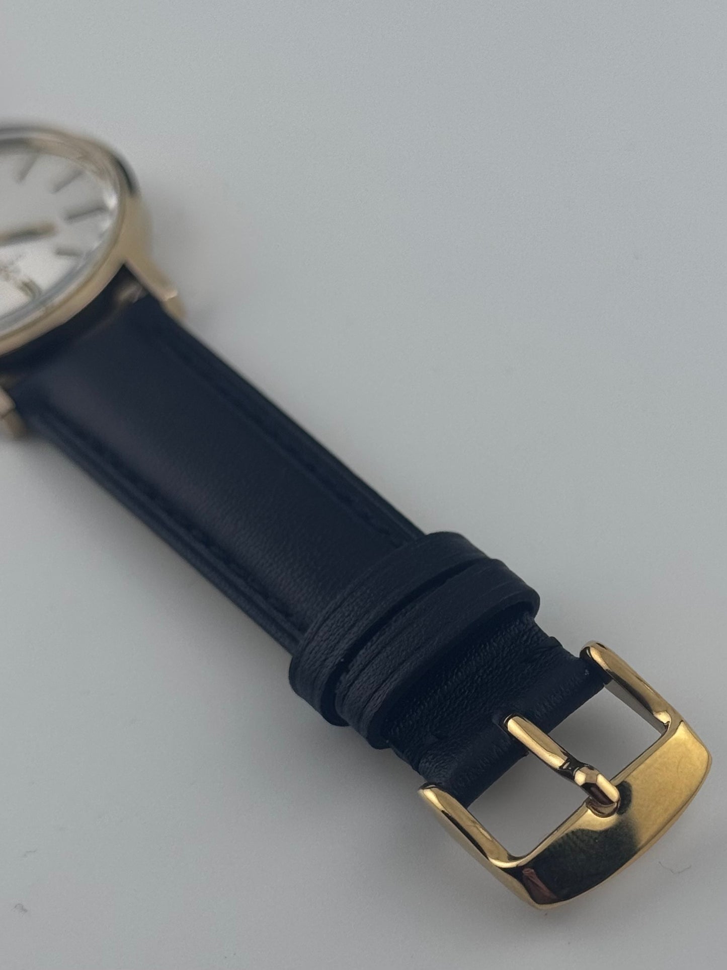 Omega Geneve Date Manual Wind - 136.0104
