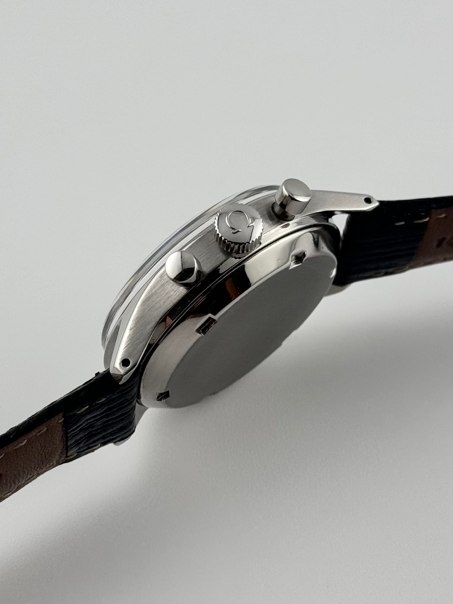 Omega Seamaster Chronograph - Extraordinarily Rare - Museum Grade - Mint Condition - Ref: 2451