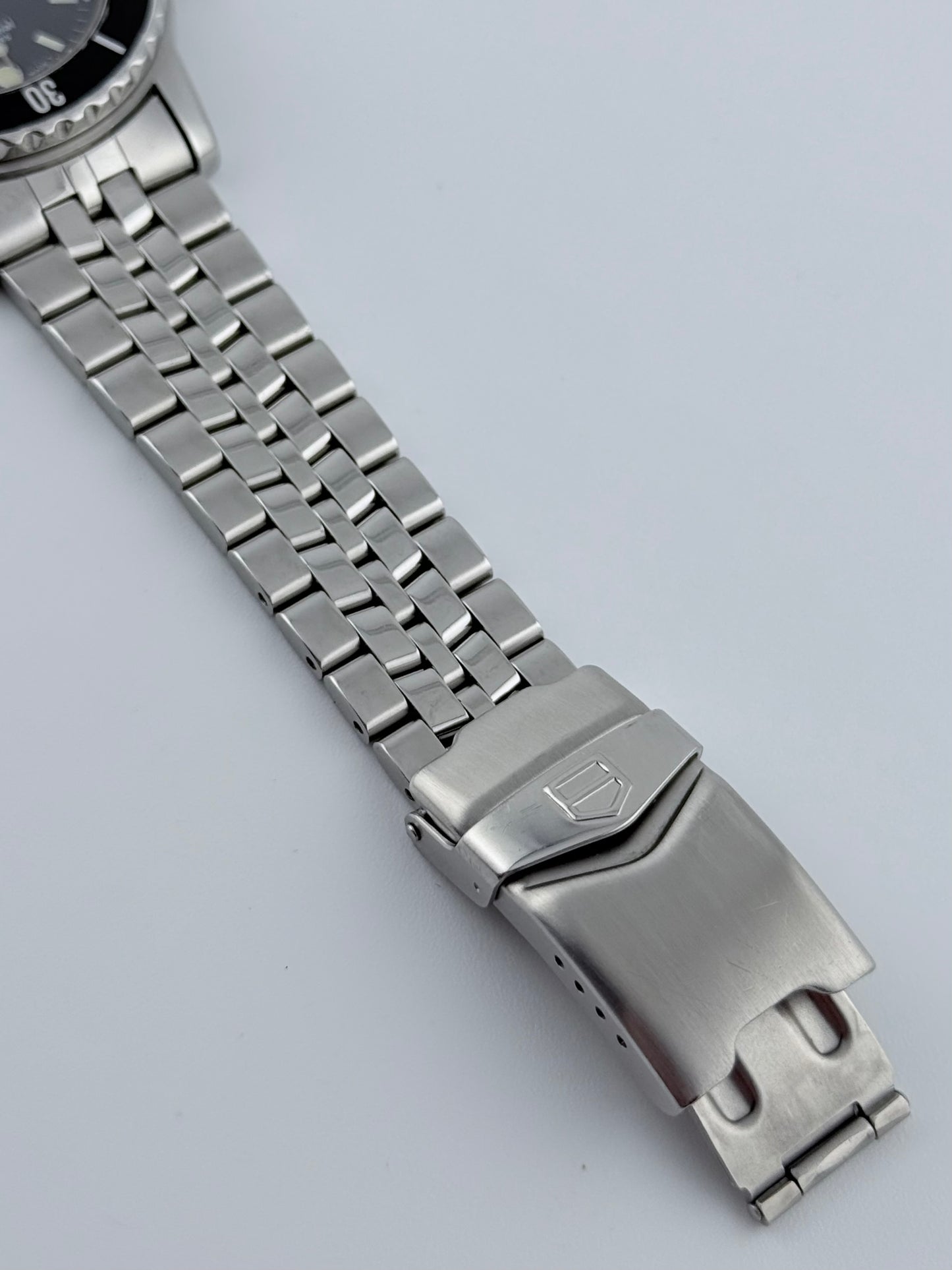 Tag Heuer Professional 200 Quartz Date - WD1210-G-20