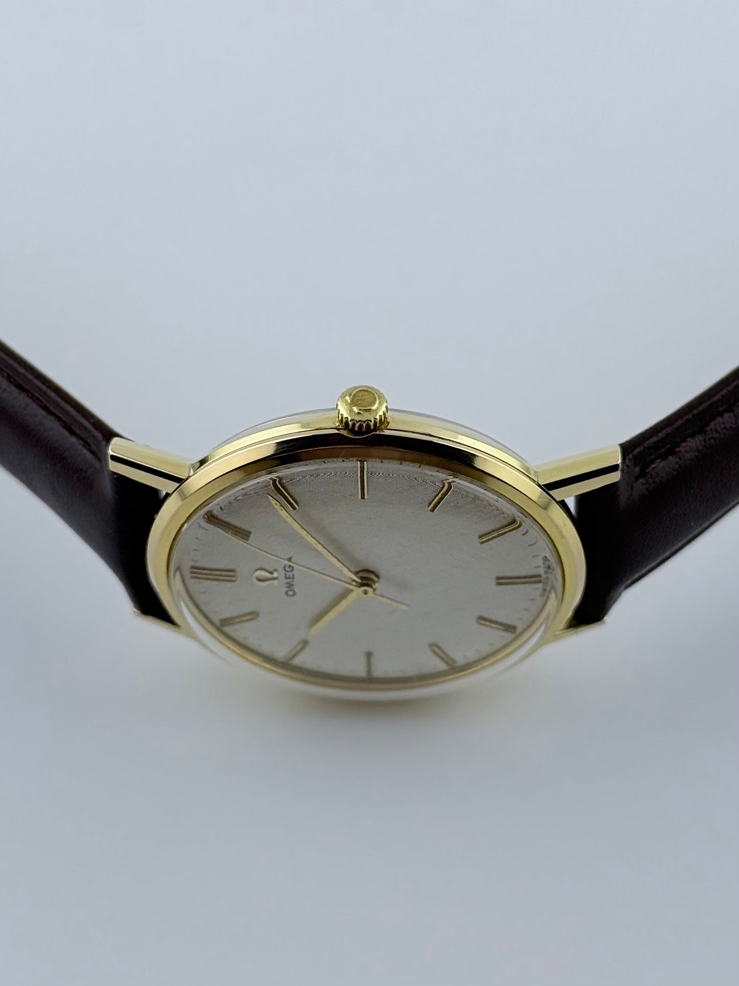Omega Geneve Manual Wind 131.019 - Linen Dial
