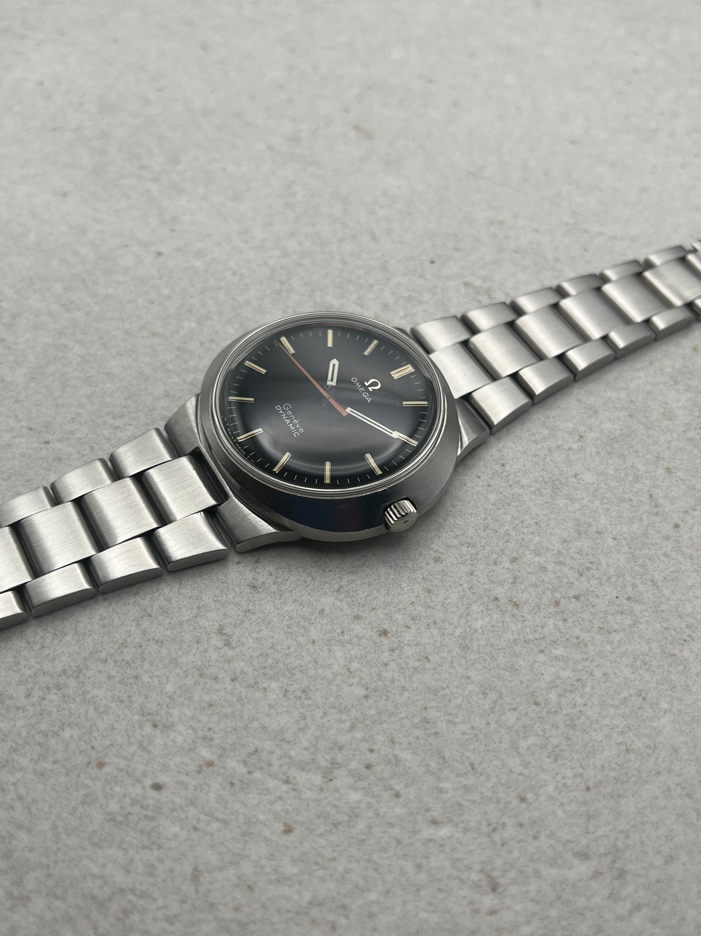 Omega Geneve Dynamic Manual Wind 135.033