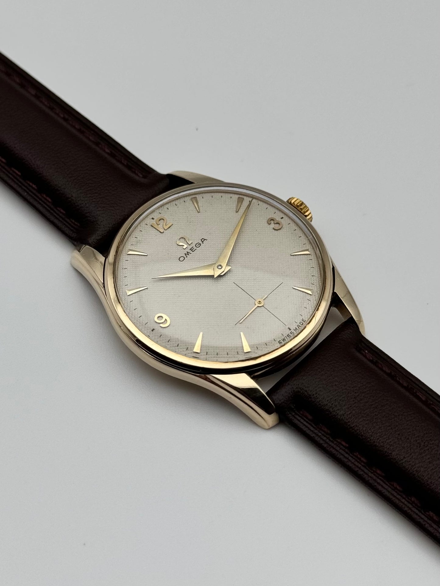 Omega Manual Wind Sub Seconds 9ct Solid Gold 13339 - Rare Waffle Dial