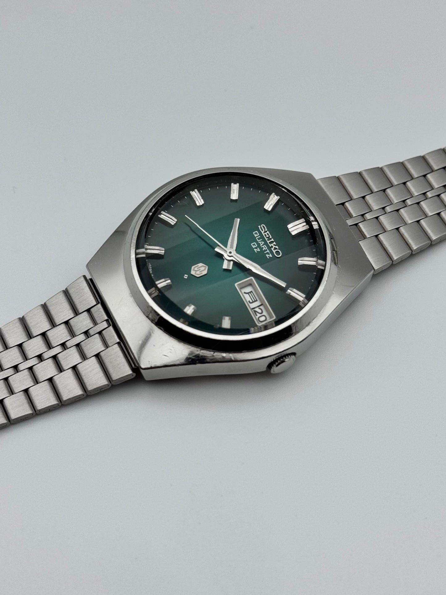 Seiko QZ Quartz JDM - 0923-8020 - Green Dial - Faceted Crystal