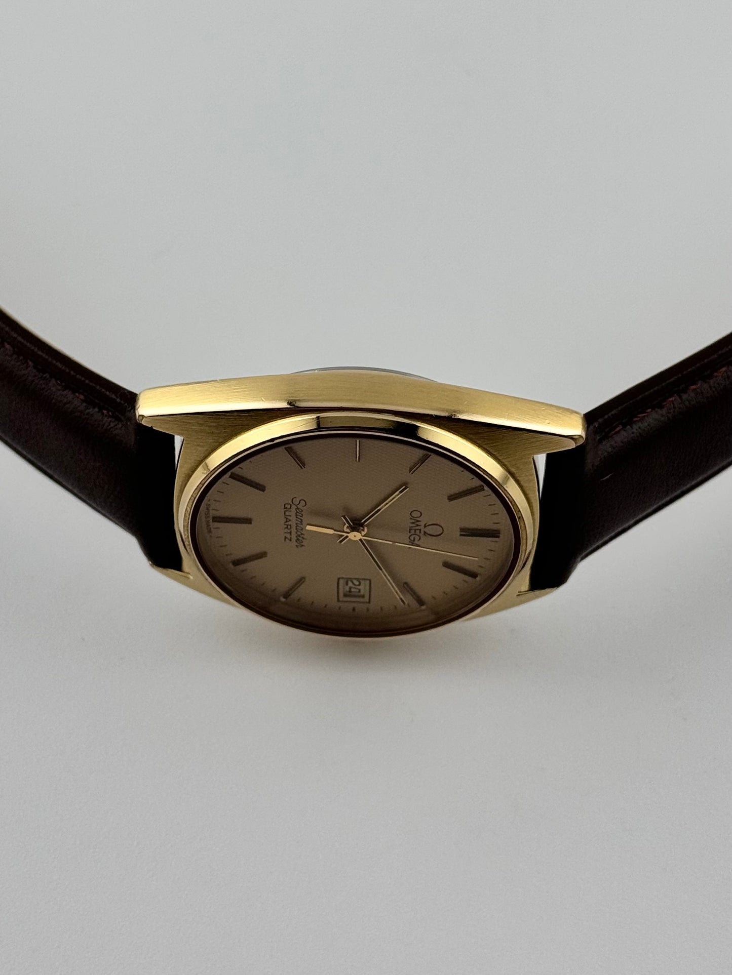 Omega Seamaster Quartz Date 196.0186 - Honeycomb Dial