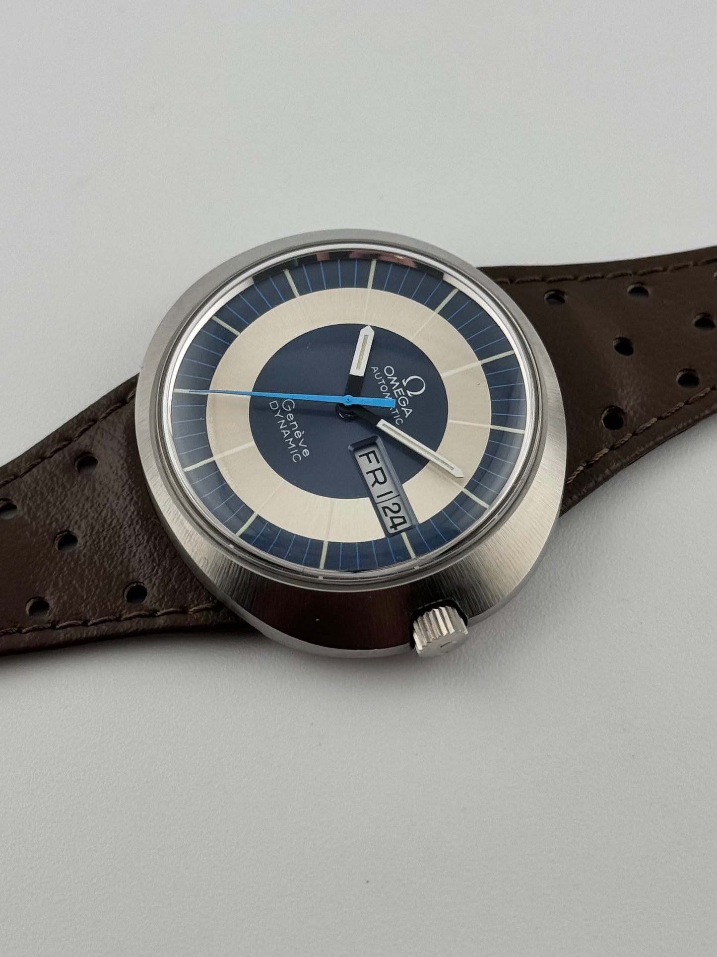 Omega Geneve Dynamic Automatic 166.039 - Near New Old Stock