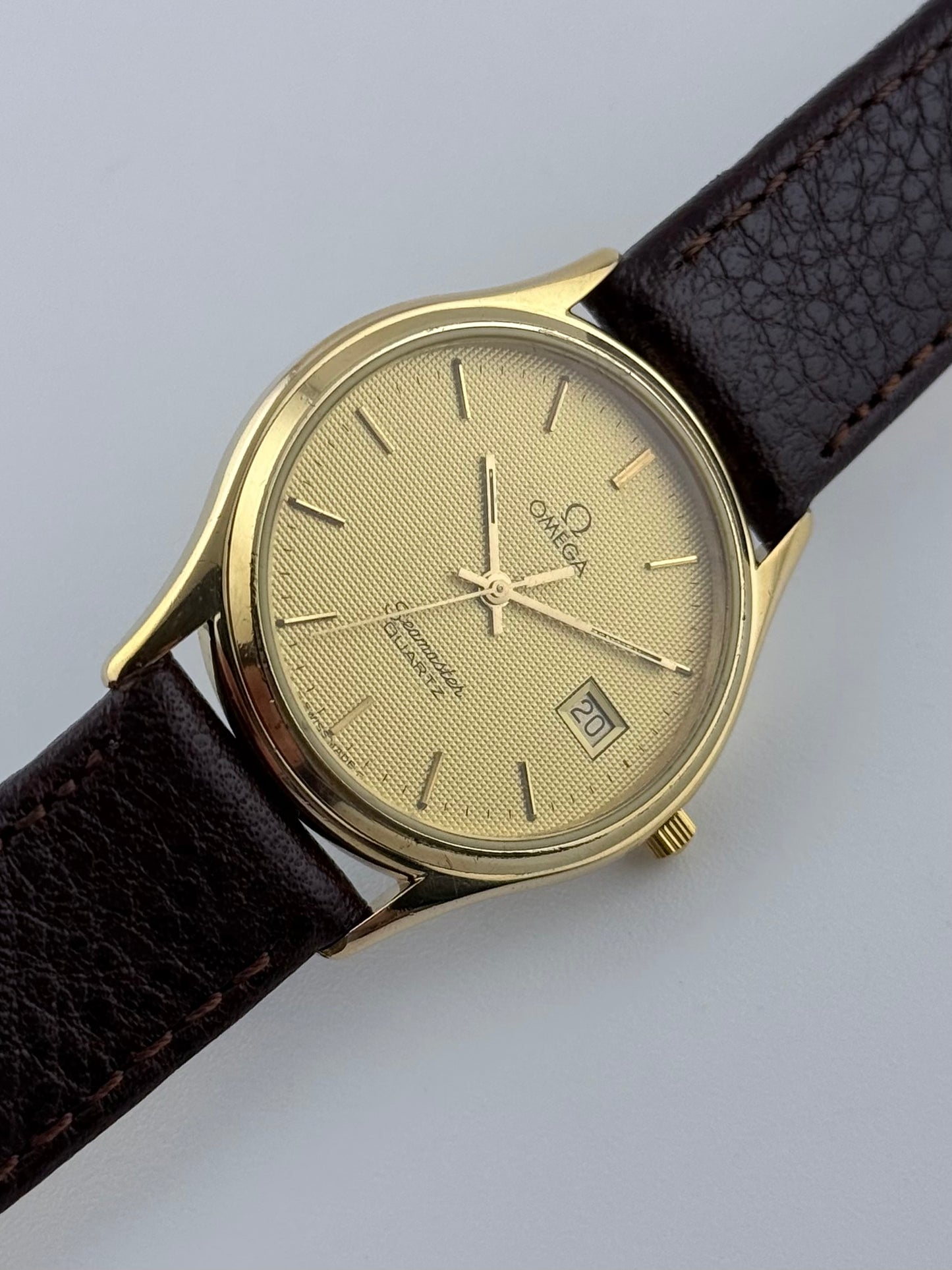 Omega Seamaster Quartz Date 196.0251 - Hobnail Dial