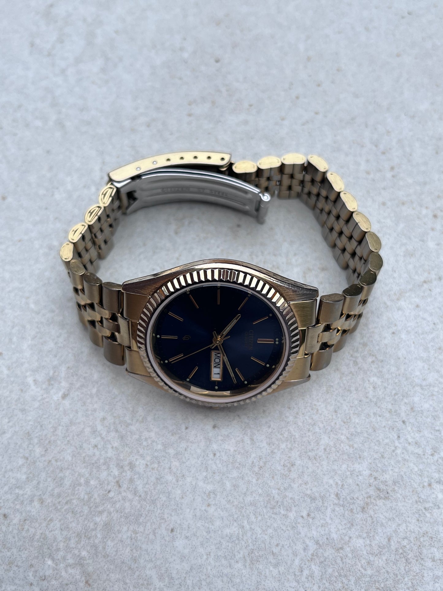 Citizen Quartz Day-Date Jubilee 6100-R00391