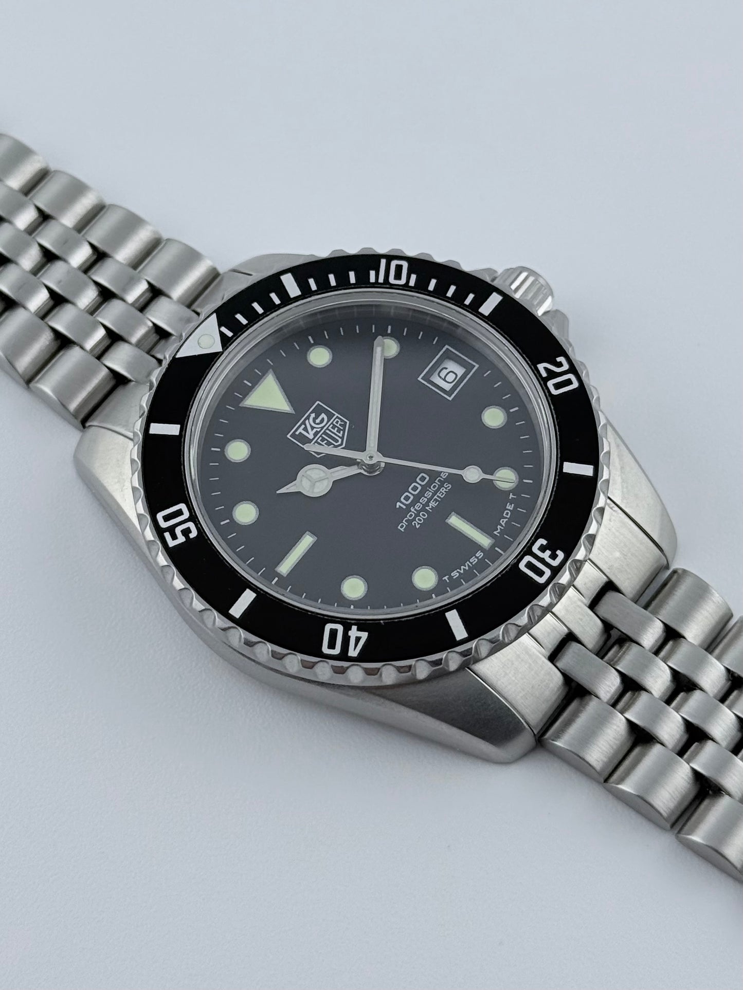 Tag Heuer Professional 1000 Quartz Date 200m 980.013B