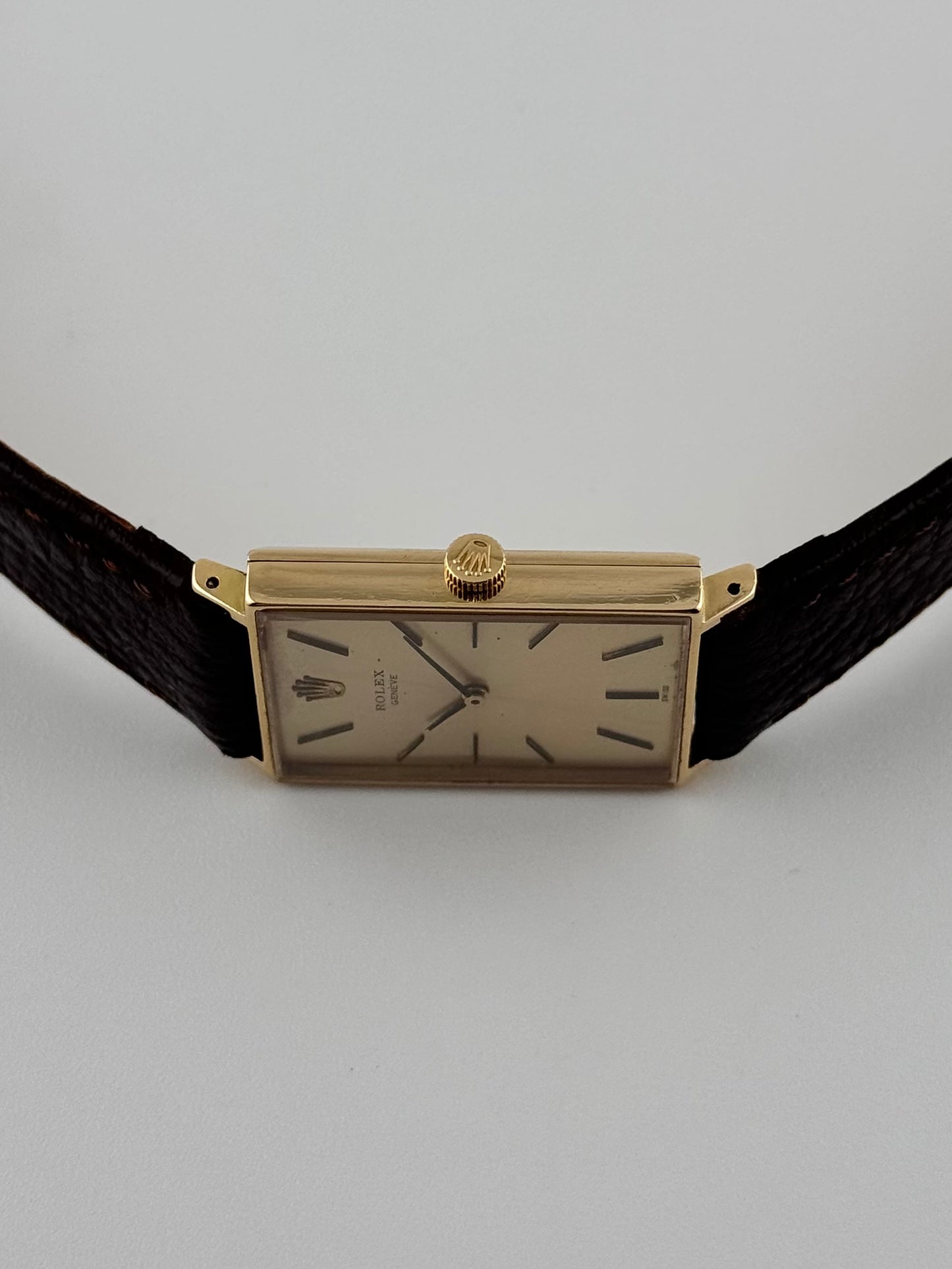 Rolex Cellini Tank Manual Wind - 18K Yellow Gold - 1563