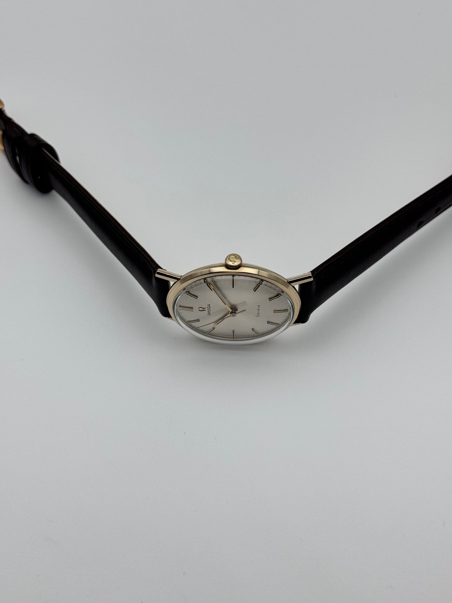 Omega Geneve Manual Wind 9ct Gold 131.25016