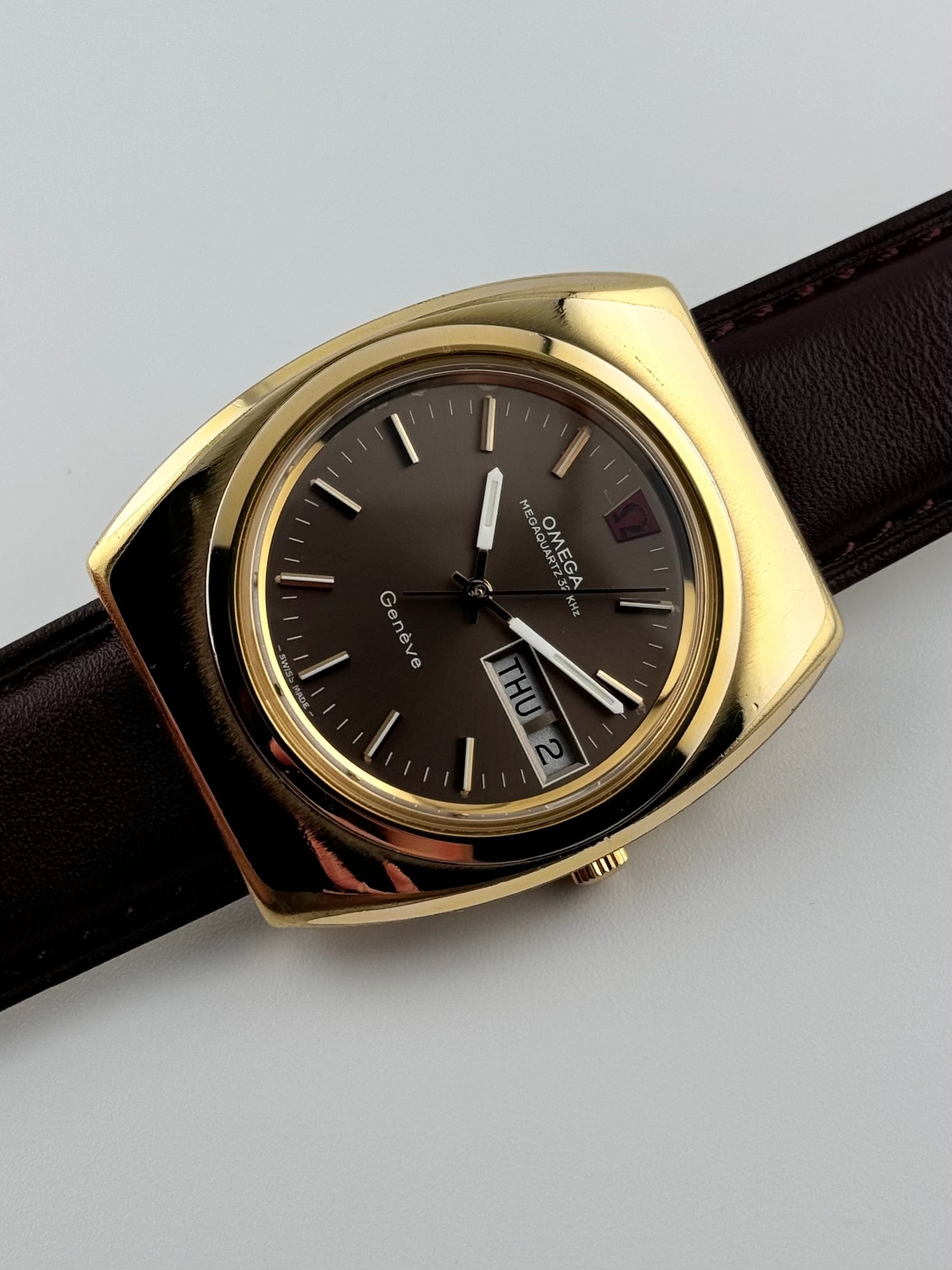 Omega Megaquartz 32 Khz 196.0030 - Rare - Box and Papers!