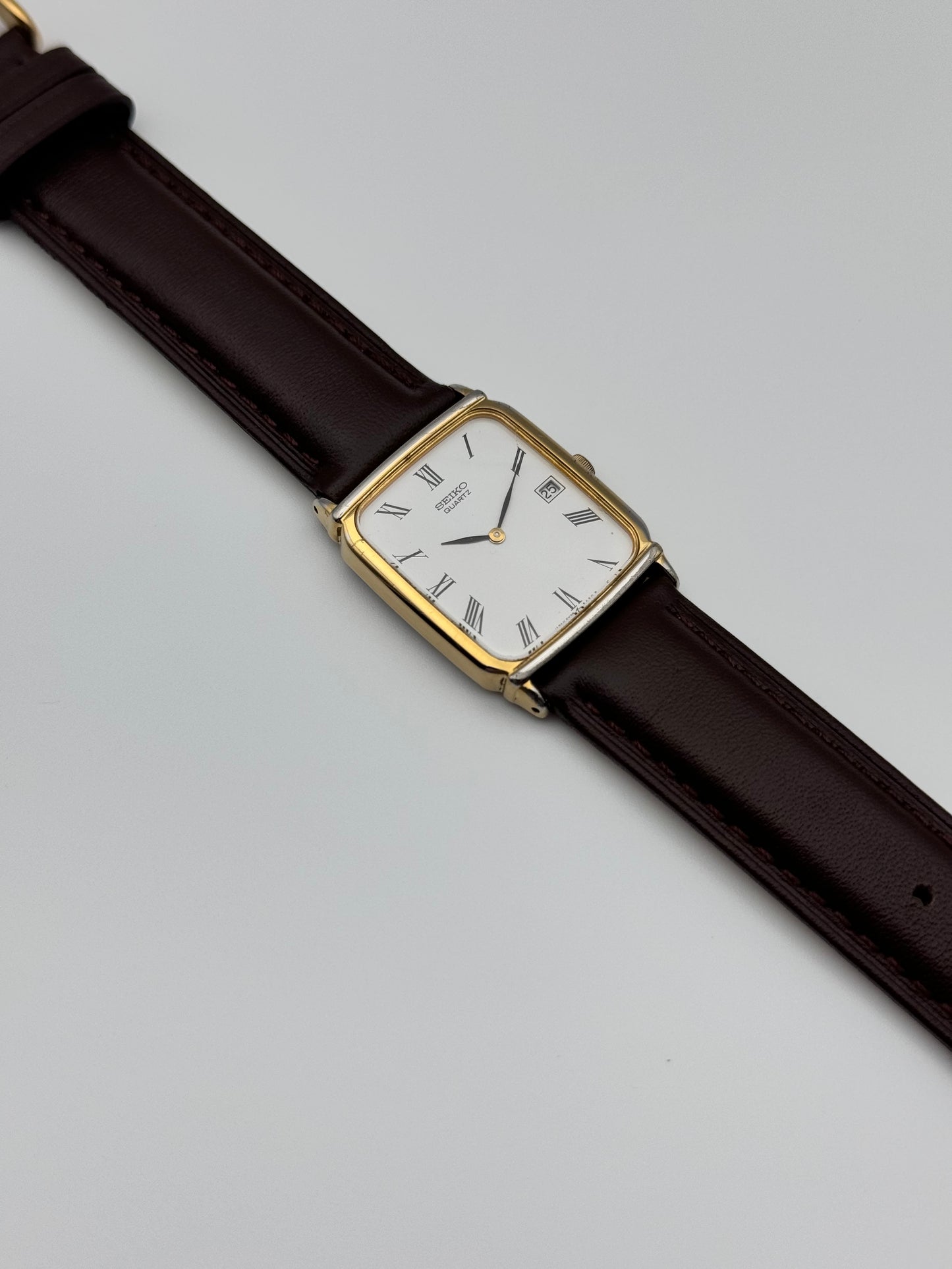 Seiko Tank Quartz 5Y39-5A10