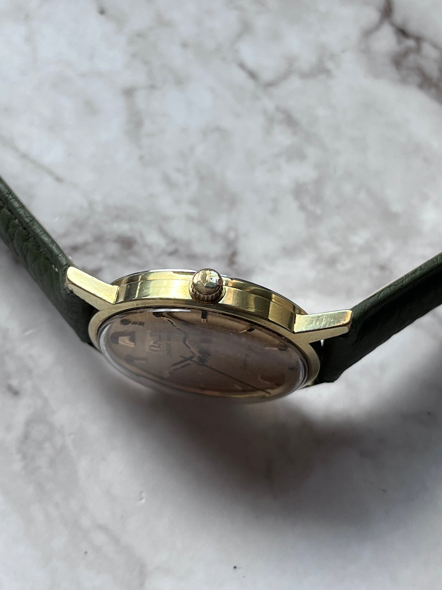 Omega Geneve Manual Shantung Dial 135.070