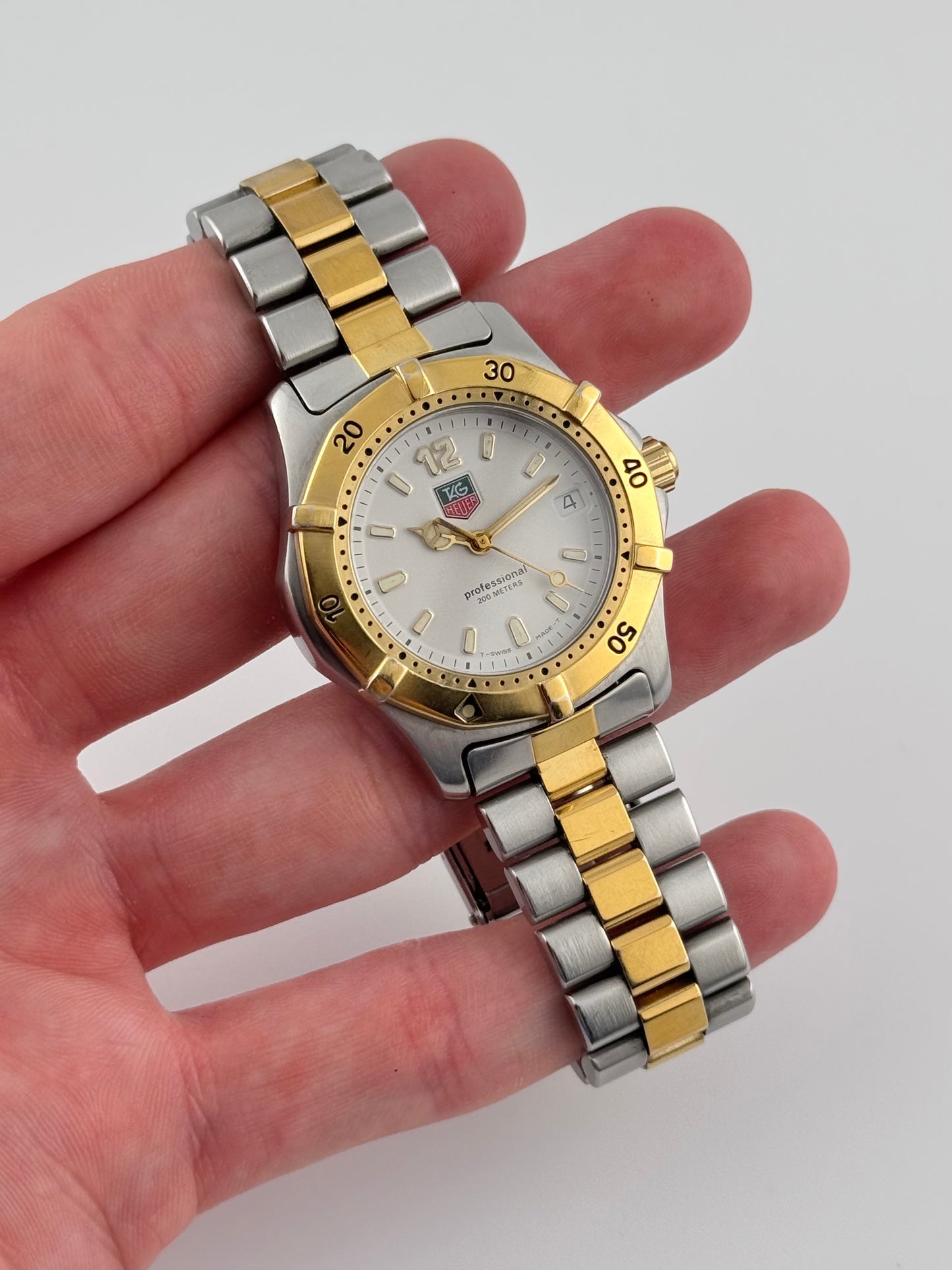 Tag Heuer Professional 200 Quartz Date - WK1220