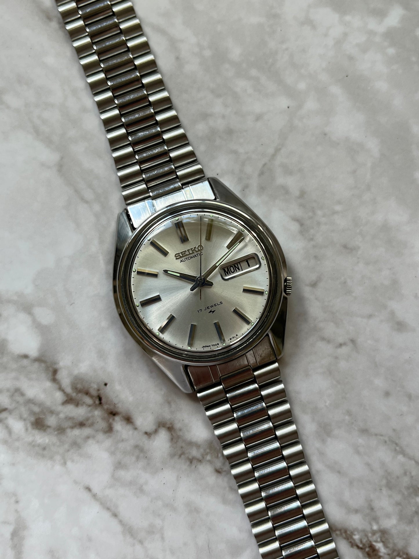 Seiko Automatic 17j 7009-8129
