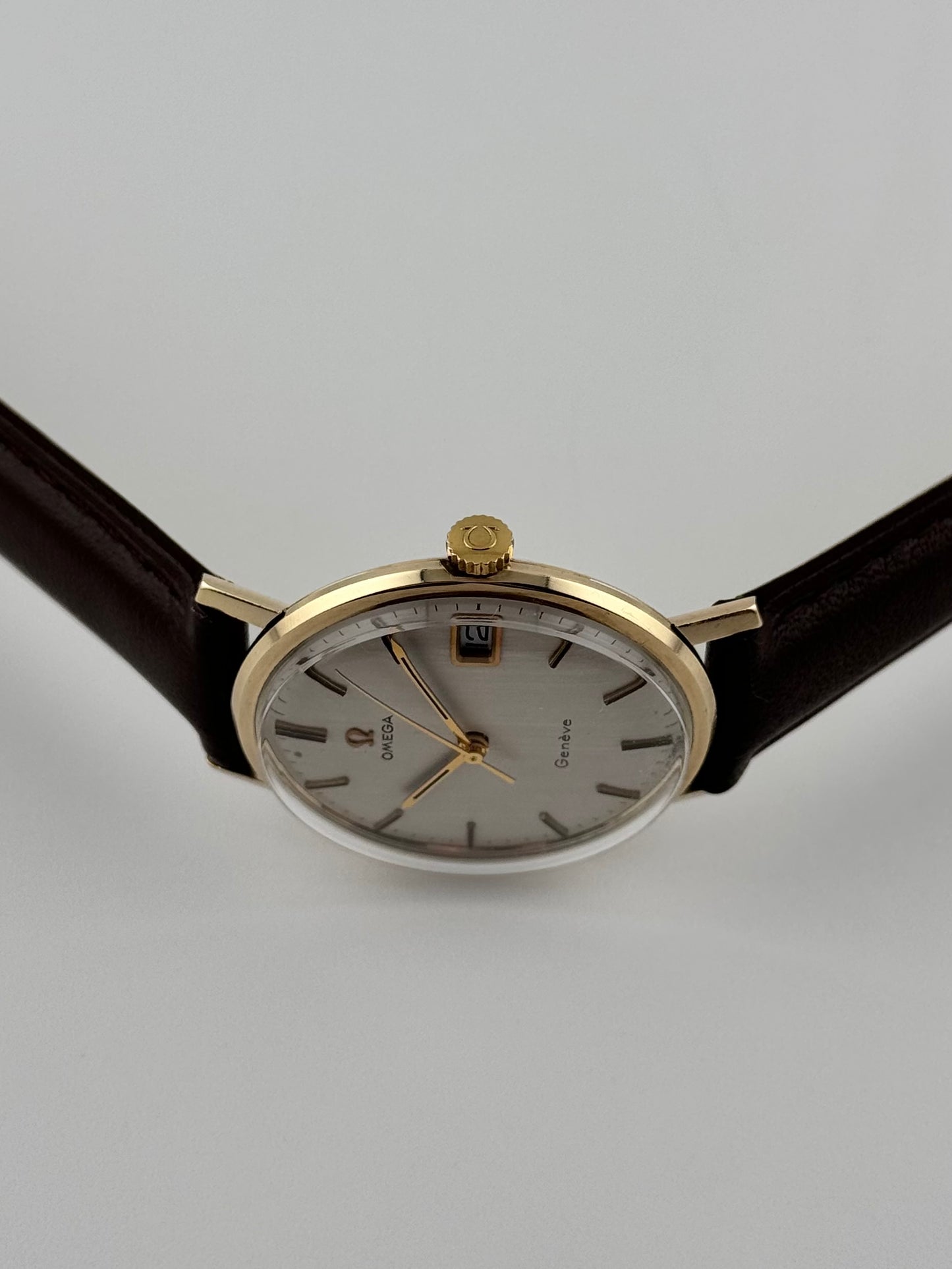 Omega Geneve Manual Wind 9ct Gold - 131.25016