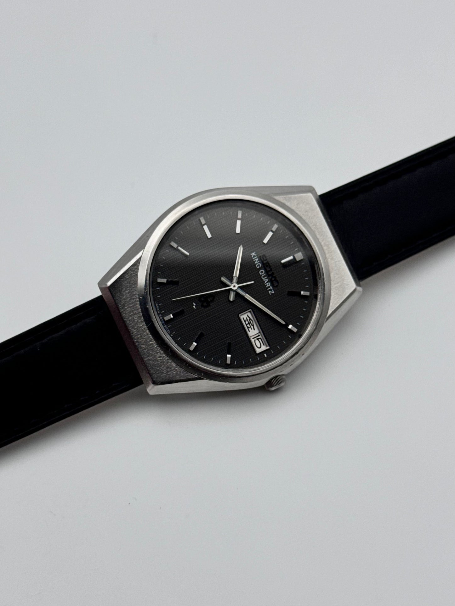 Seiko King Quartz JDM Japanese Day-Date - 5856-8020 - Rare Textured Dial