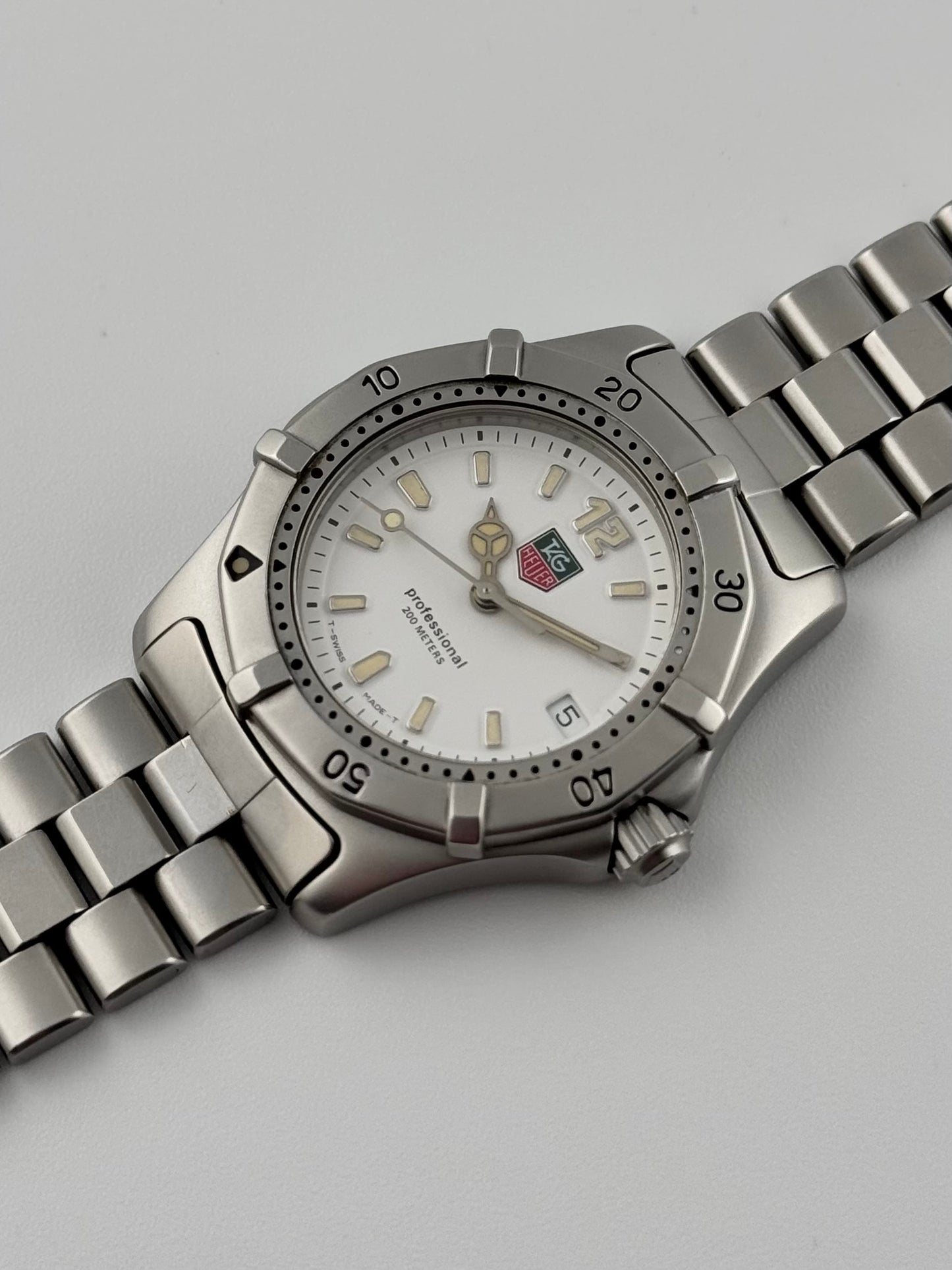 Tag Heuer Professional 200 Quartz Date - WK1211
