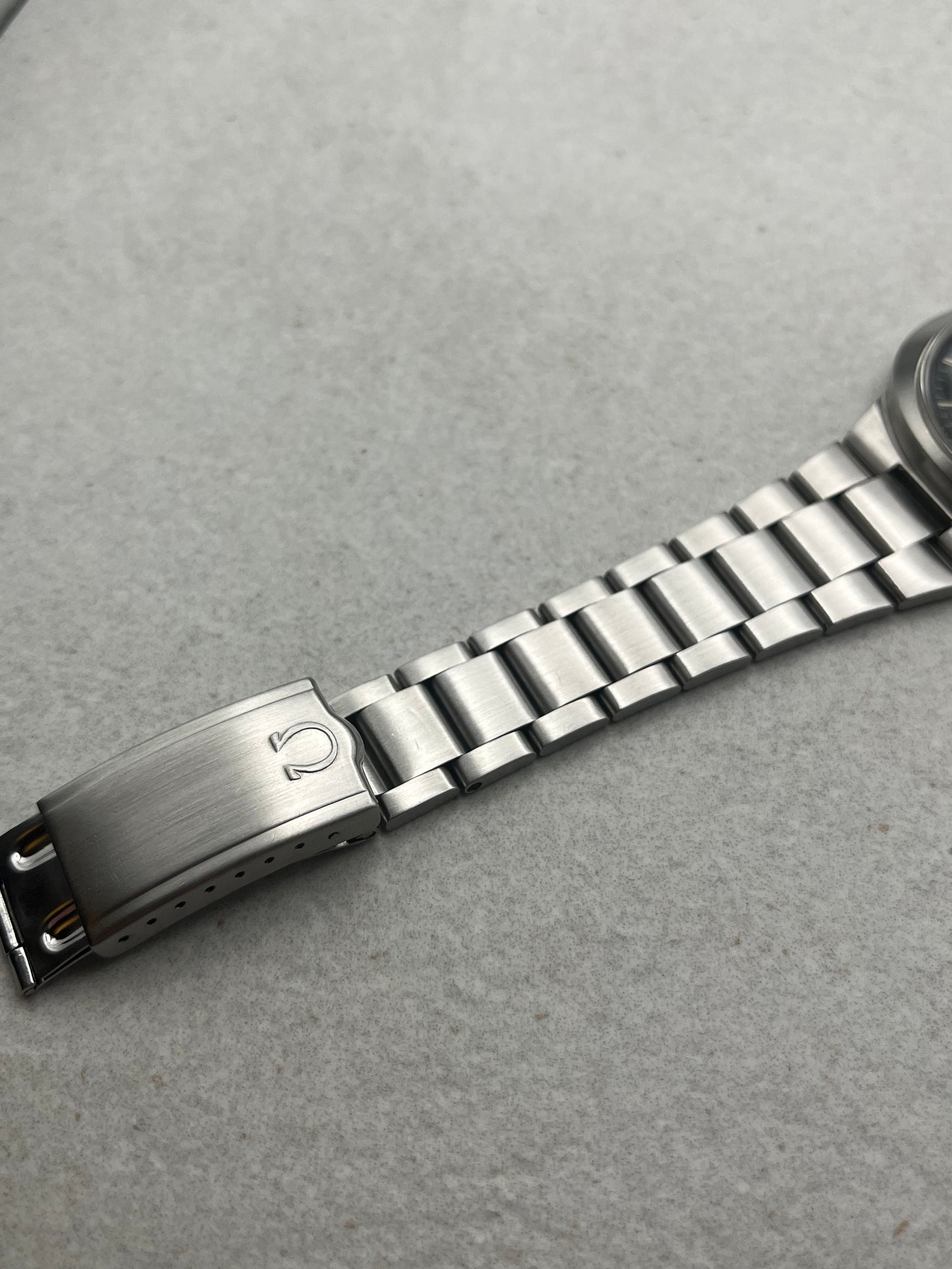 Omega Geneve Dynamic Manual Wind 135.033
