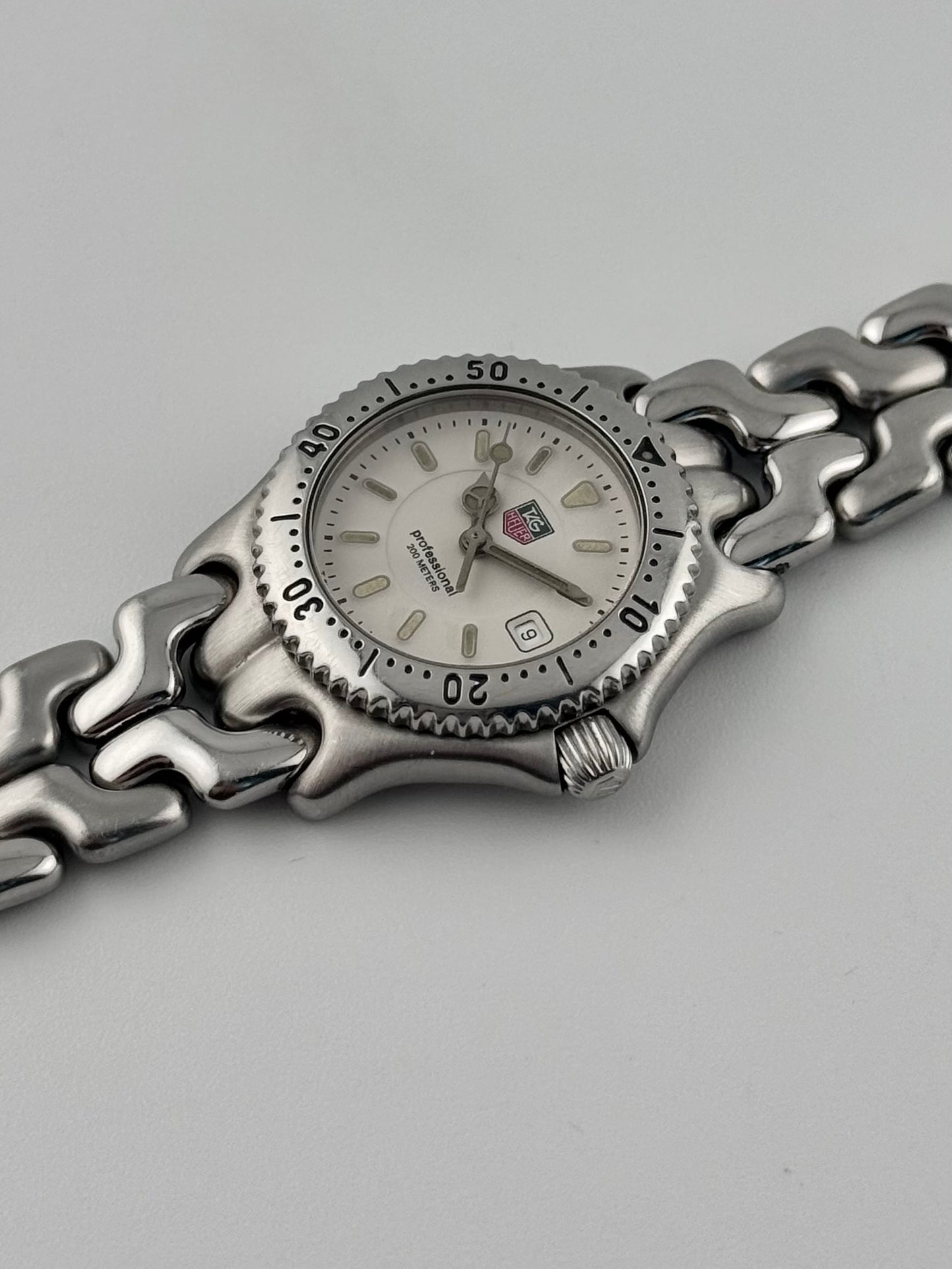 Tag Heuer Professional 200 Quartz Date - WG1312